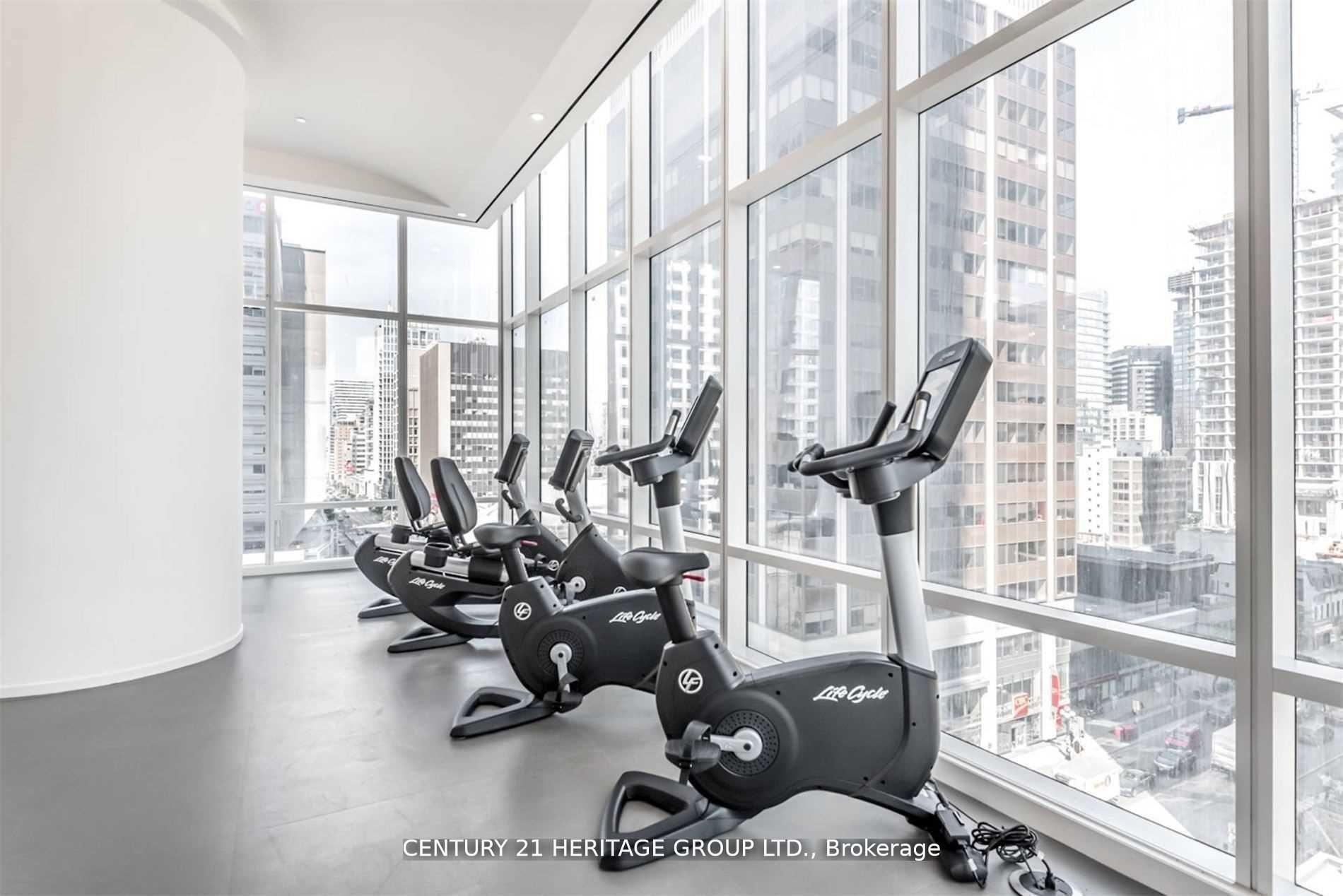 2 Bedrooms Condo at 1 Bloor, Toronto For sale