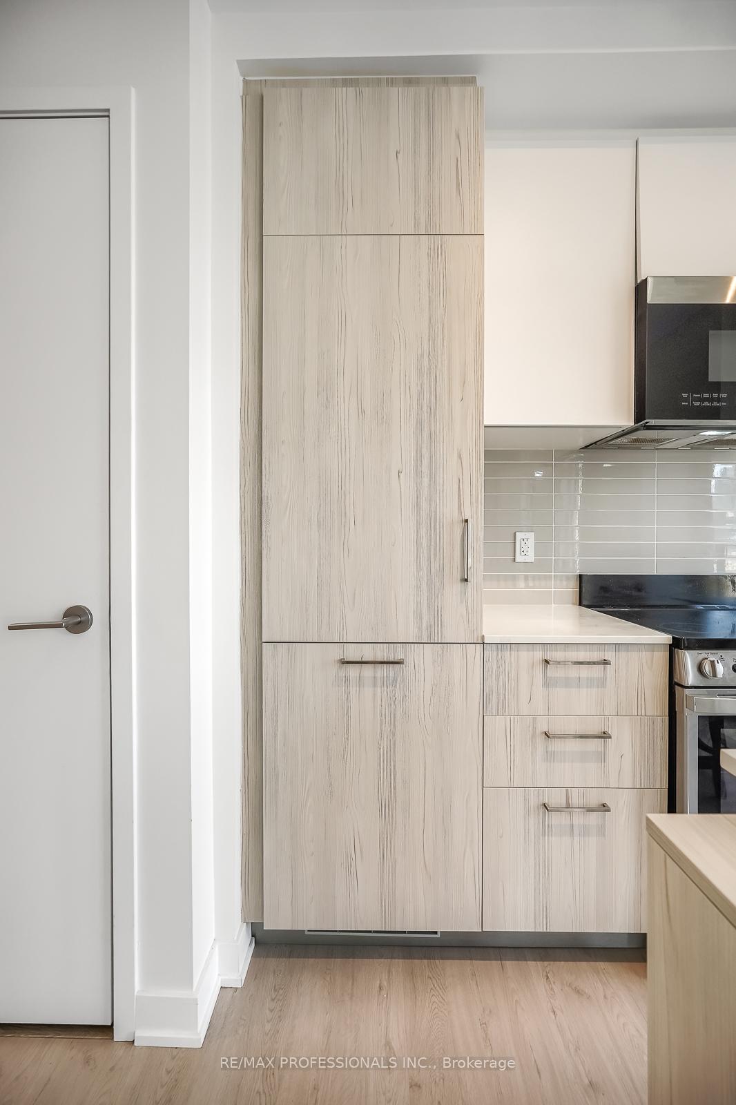 2 Bedrooms Condo at 65 Mutual, Toronto For sale