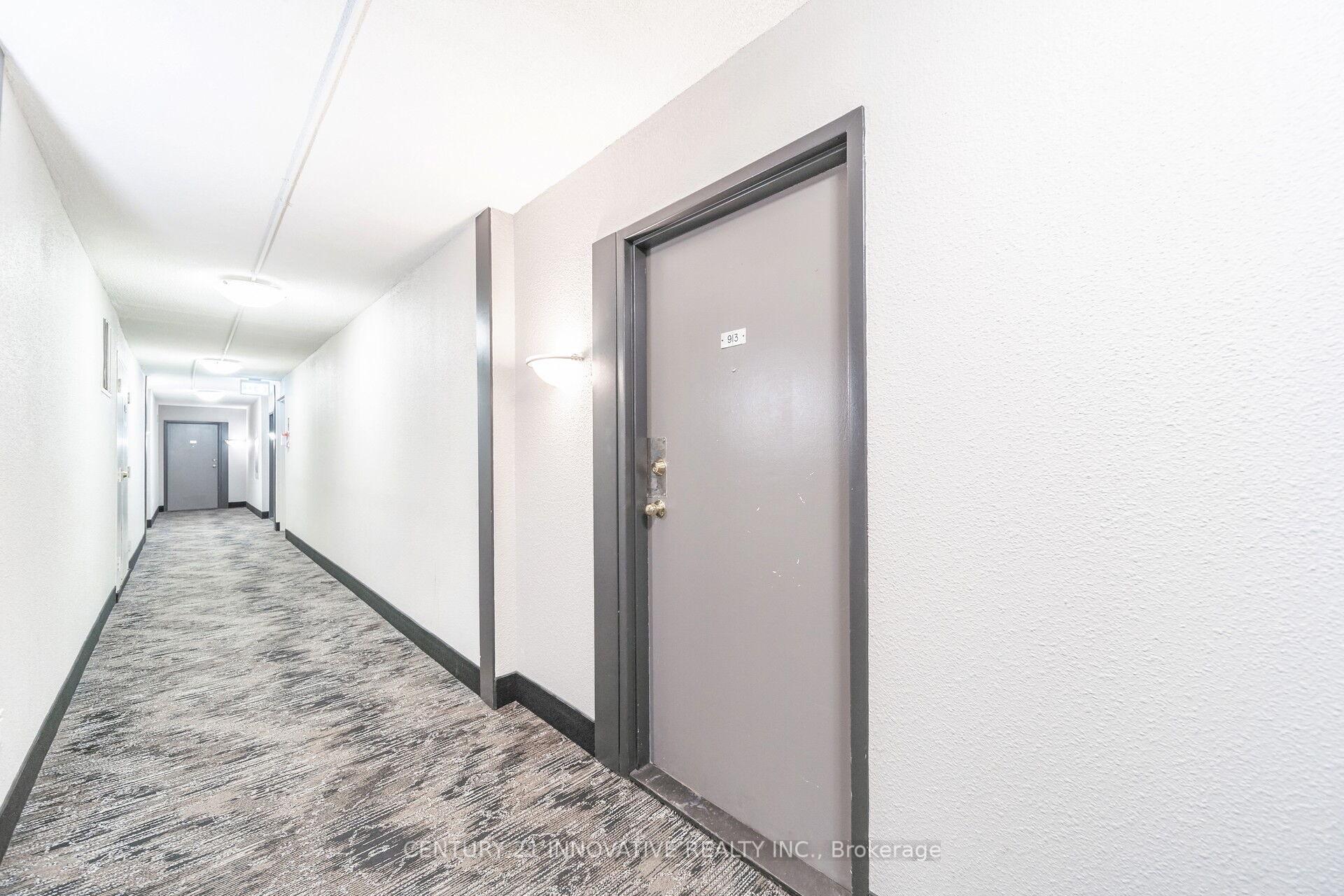 2 Bedrooms Condo at 100 Wingarden, Toronto For sale