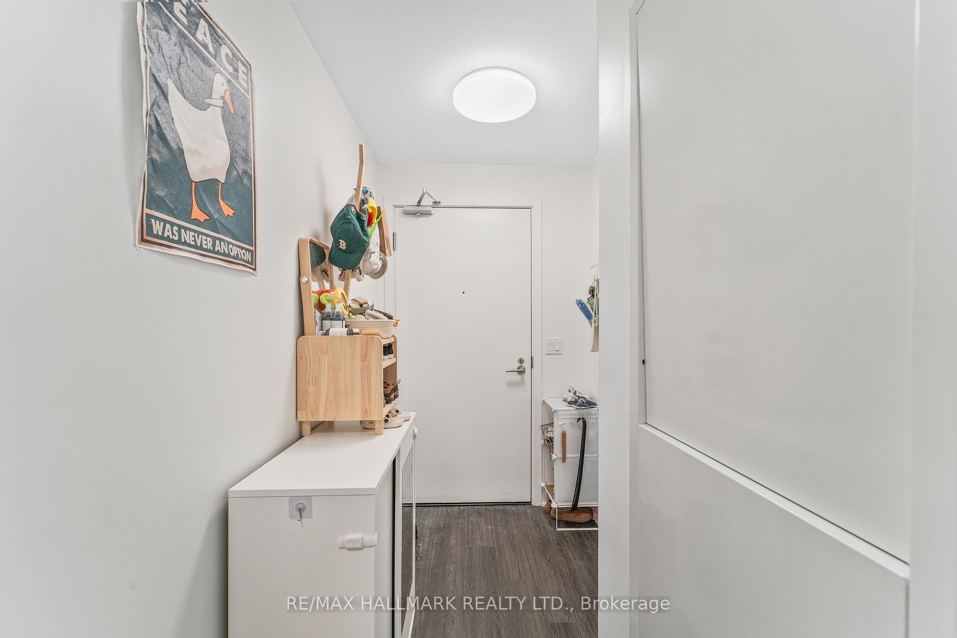 2 Bedrooms Condo at 185 Alberta, Toronto For sale