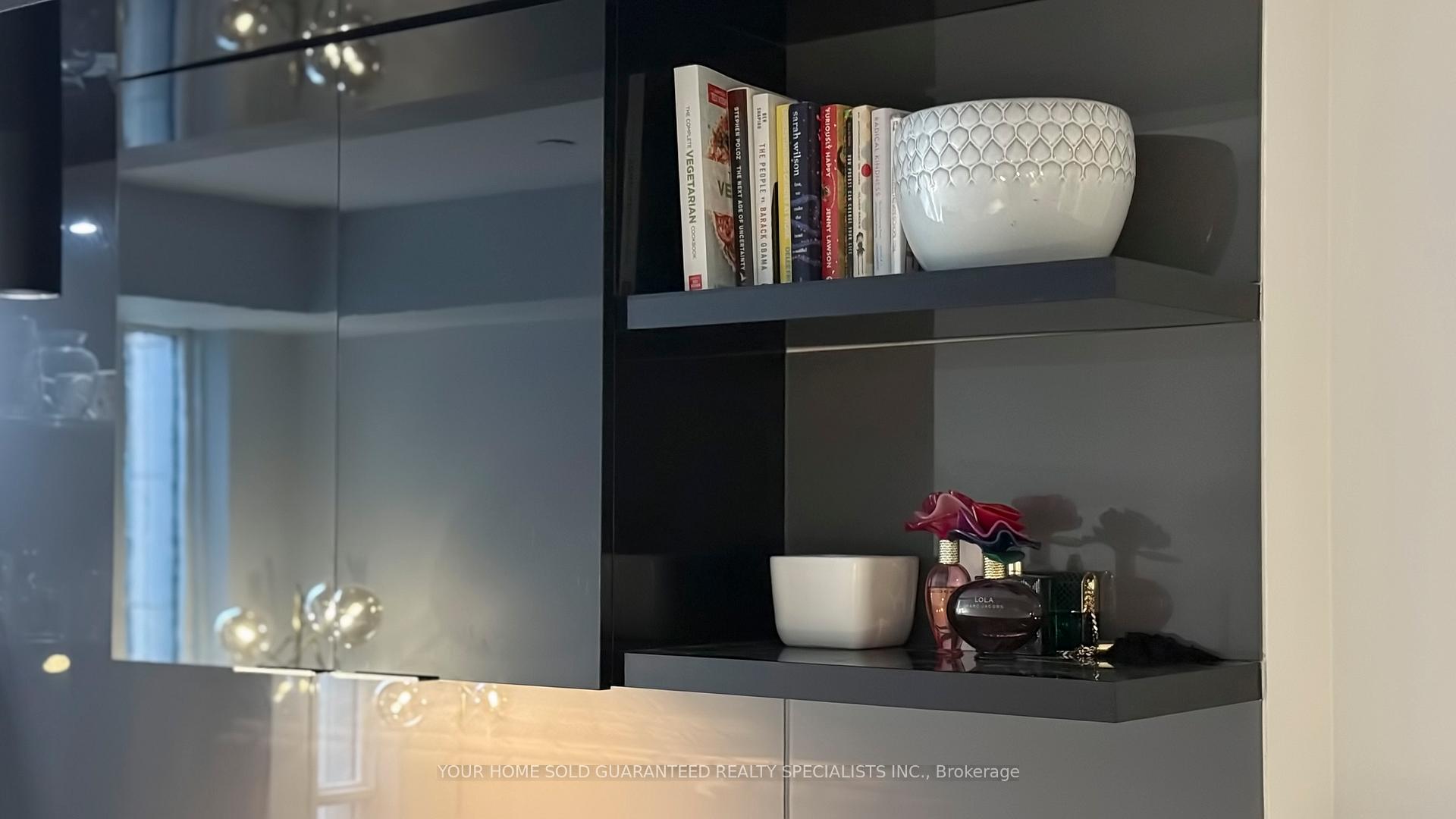 1 Bedroom Condo at 70 Temperance, Toronto For sale
