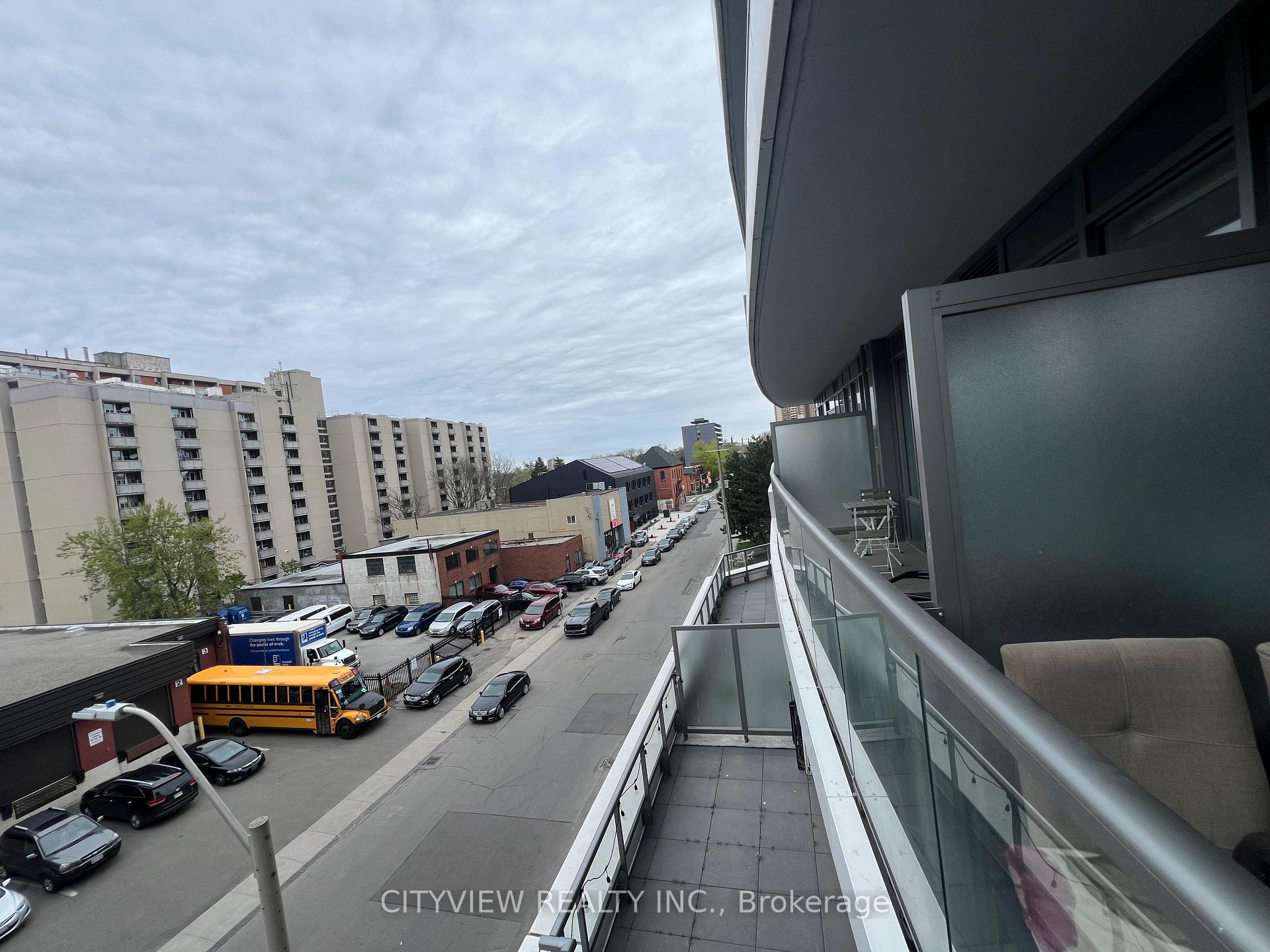 2 Bedrooms Condo at 212 king William, Hamilton For sale
