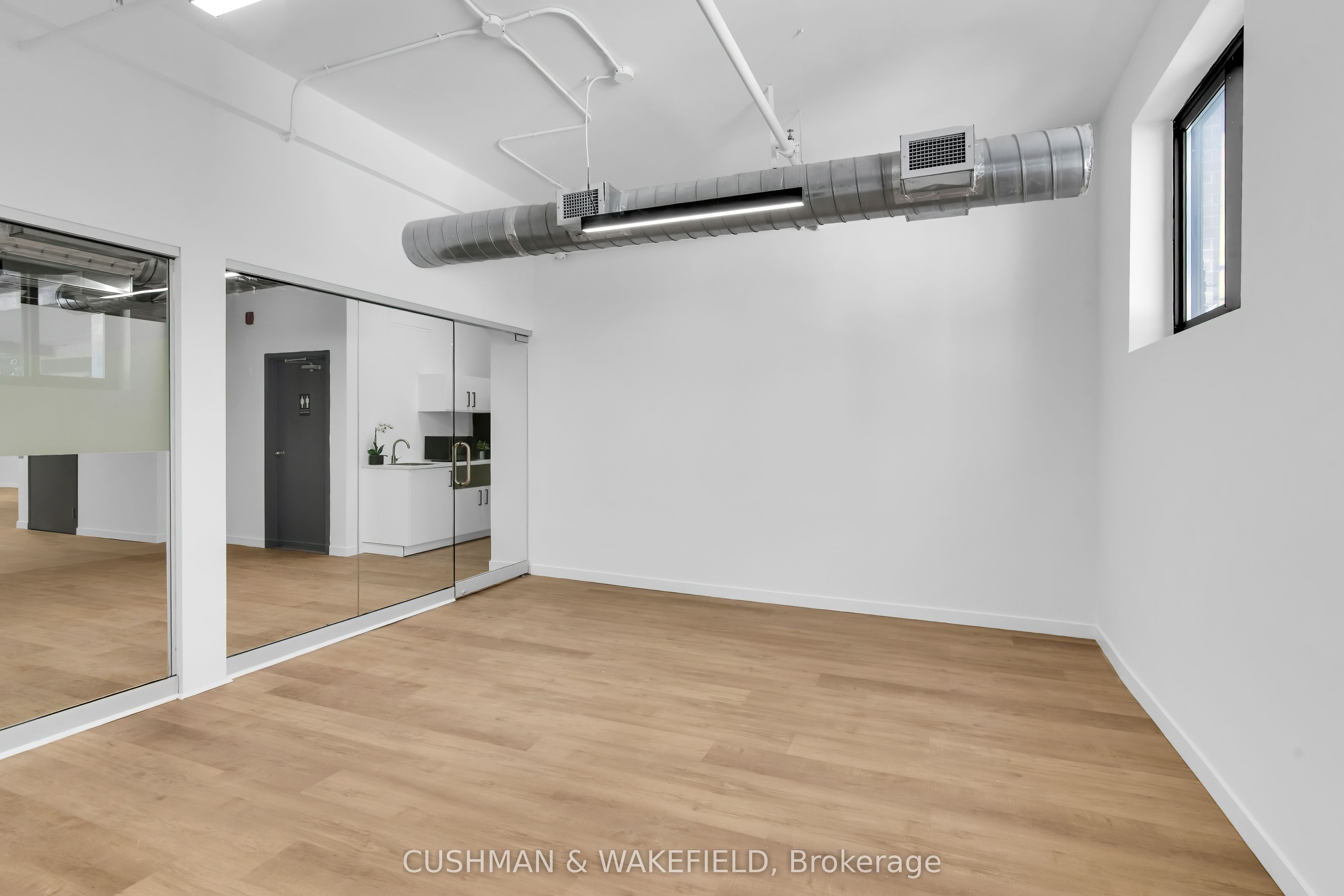 146 Yonge Street, #400