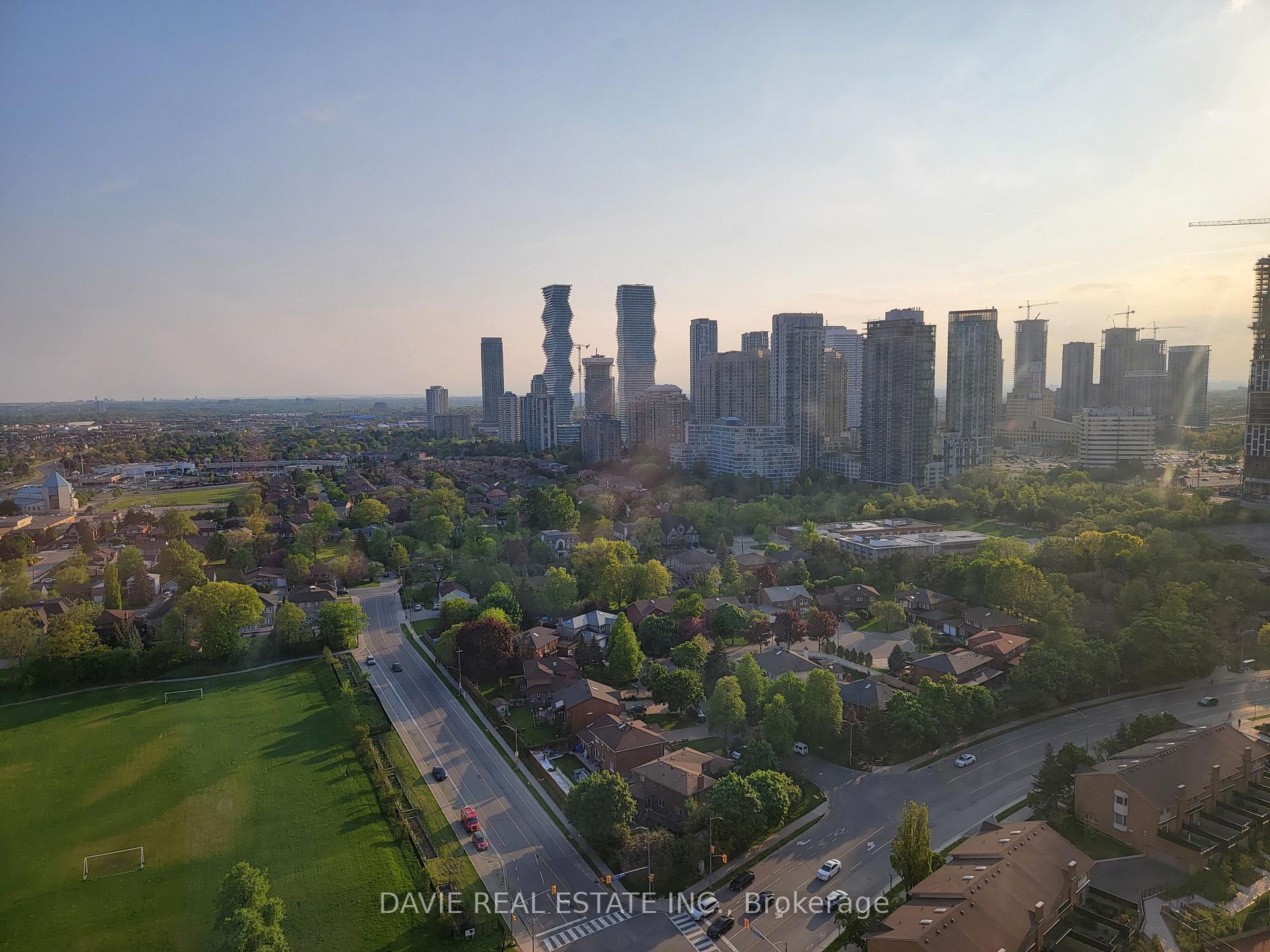 3 Bedrooms Condo at 36 Elm,  Mississauga For sale