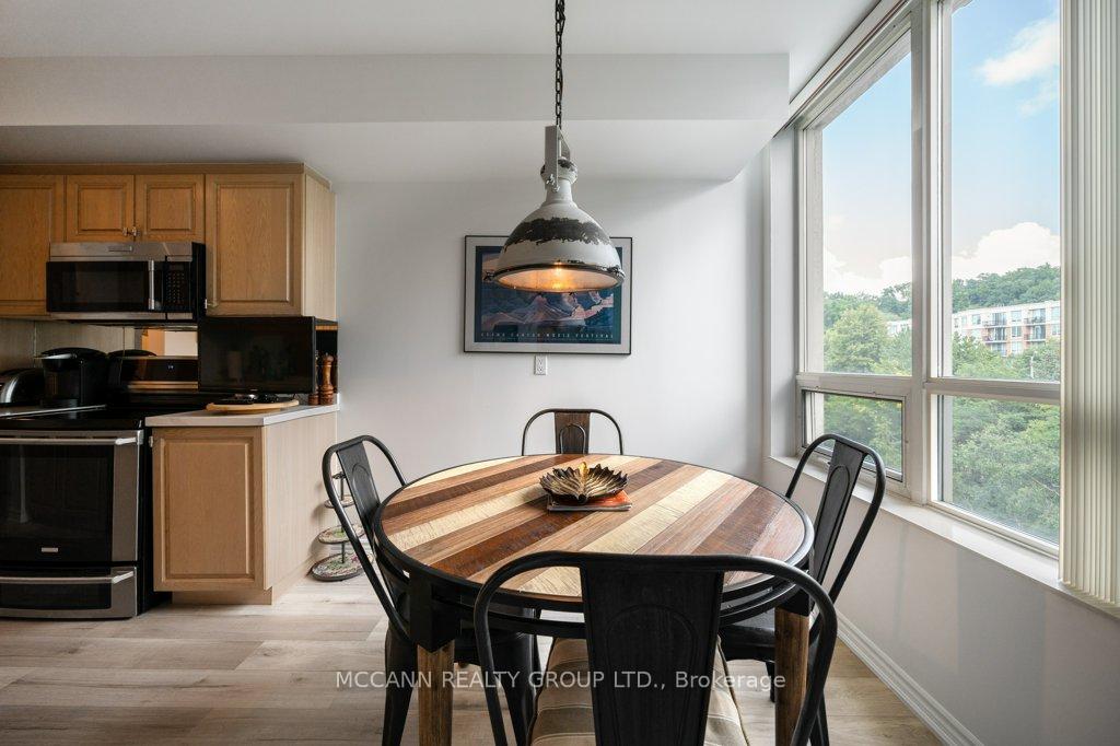 2 Bedrooms Condo at 18 William Carson, Toronto For sale