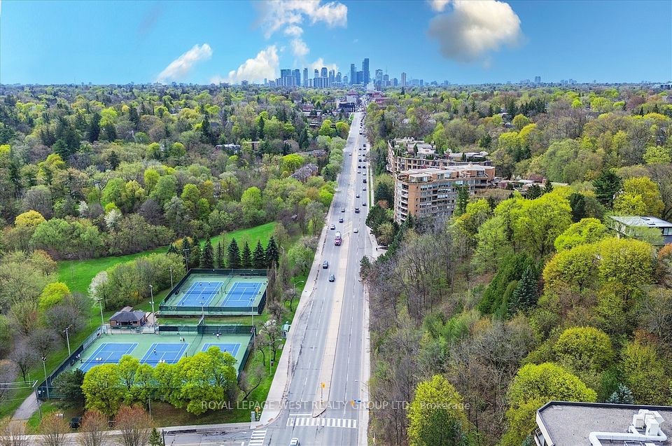 3900 Yonge