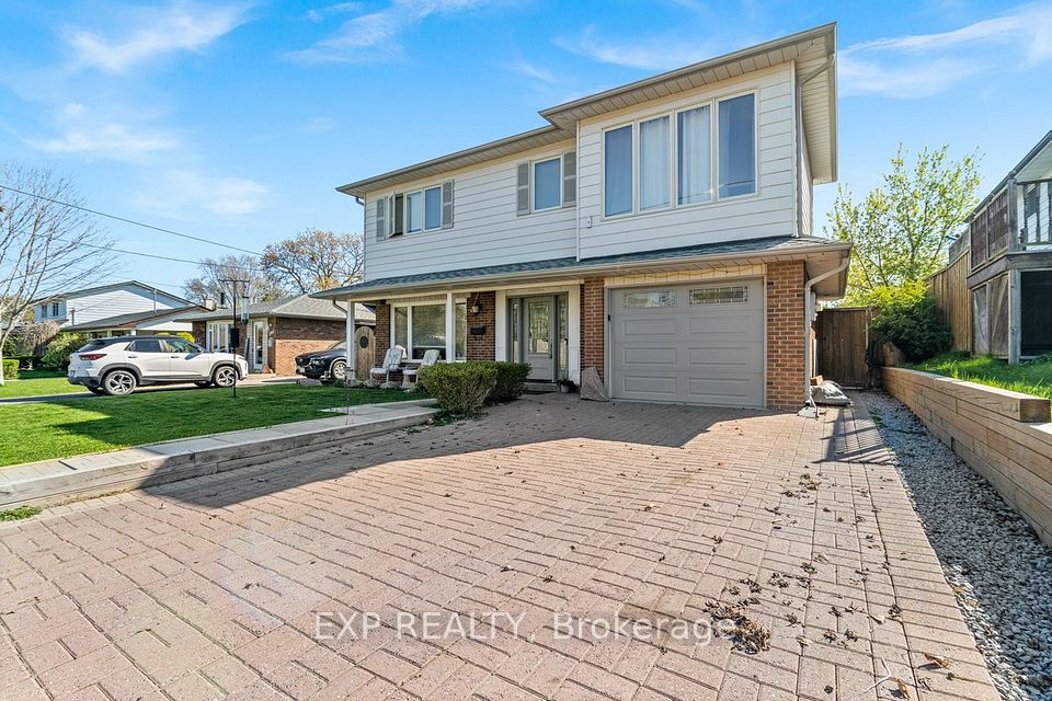 203 Stewart Street, Whitby, ON L1N 3V2