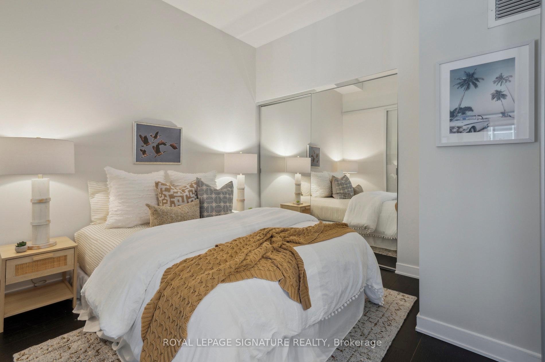 2 Bedrooms Condo at 88 Scott, Toronto For sale