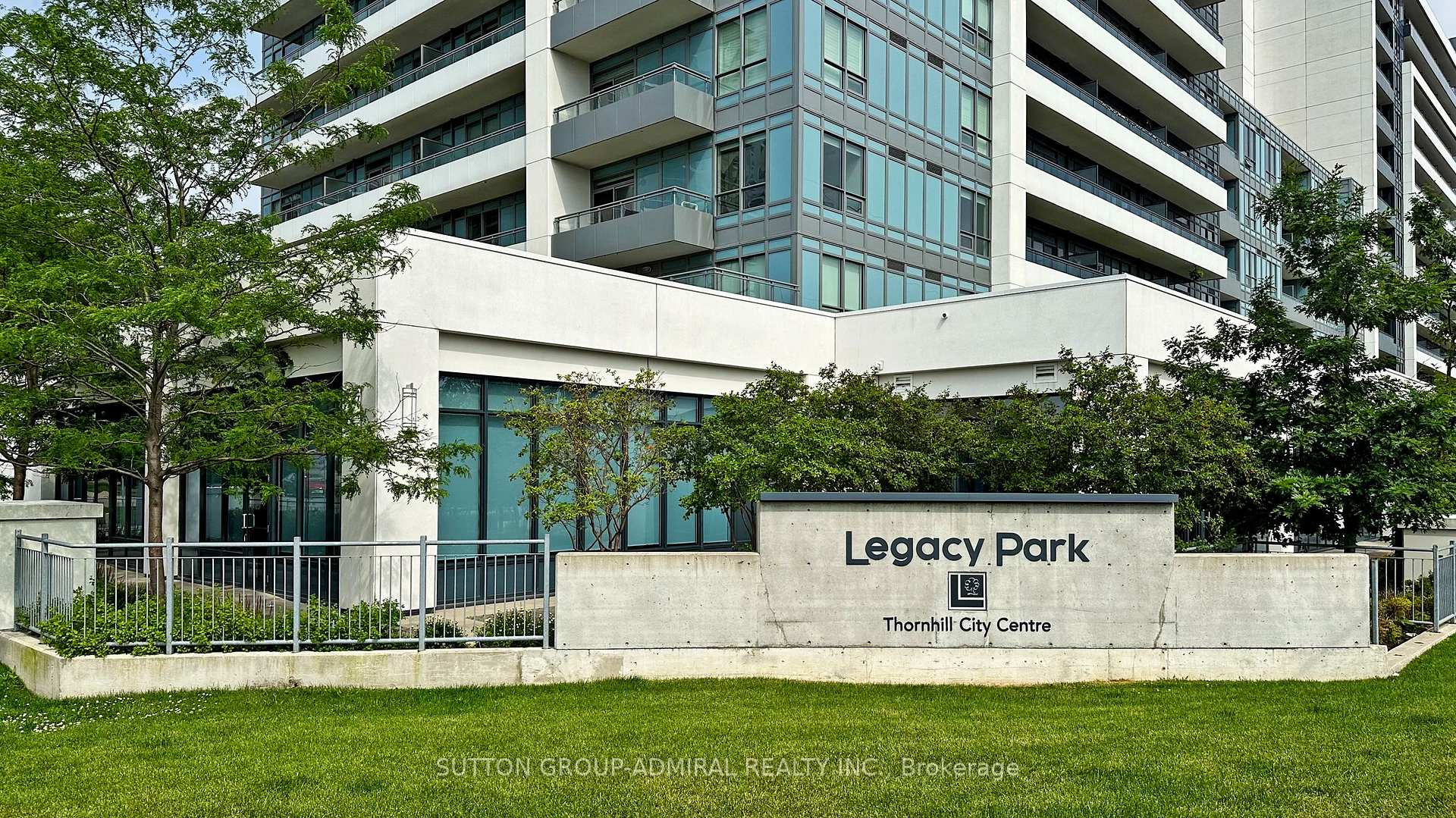 1 Bedroom Condo at 7890 Bathurst, Vaughan For sale