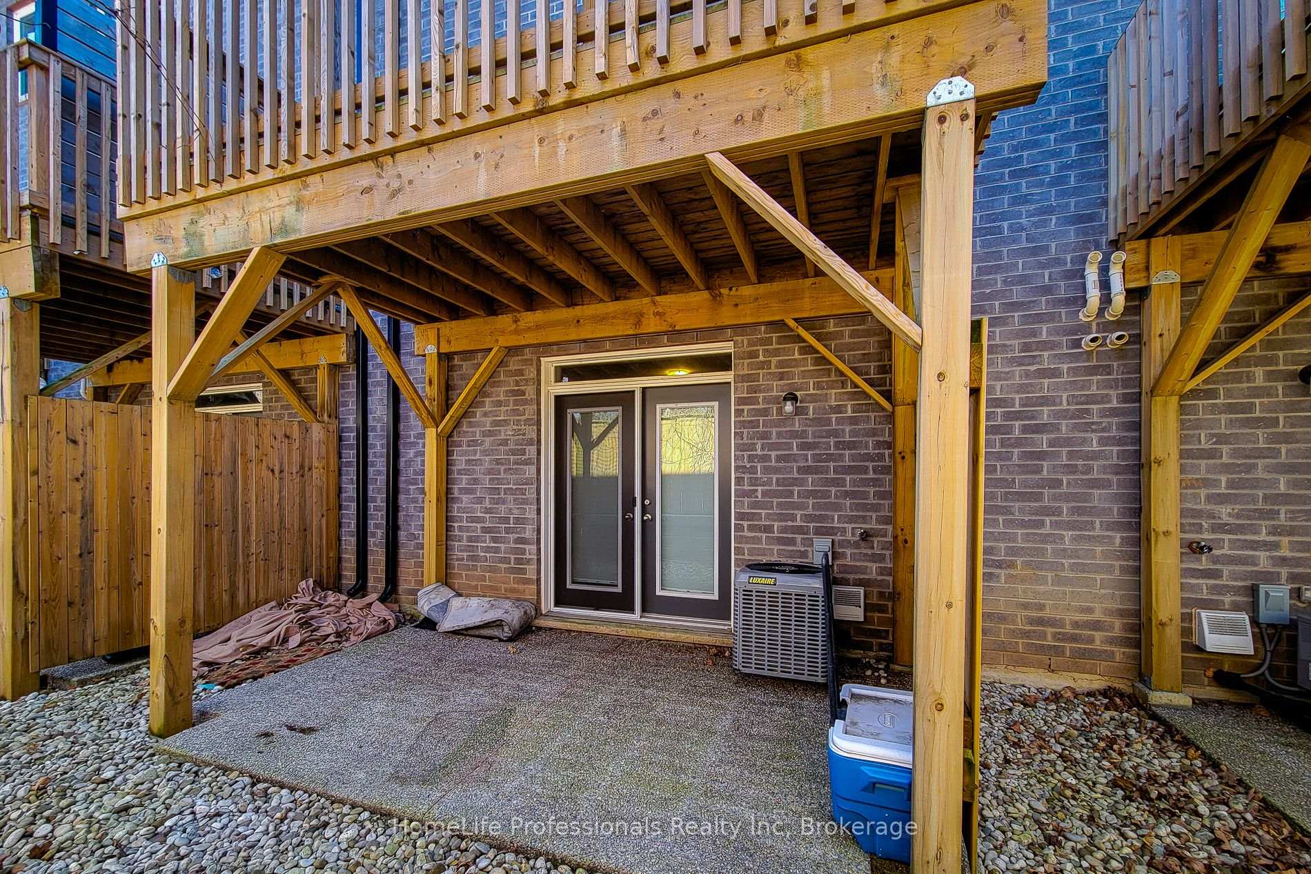 3 Bedrooms Condo at 111 Wilson, Hamilton For sale