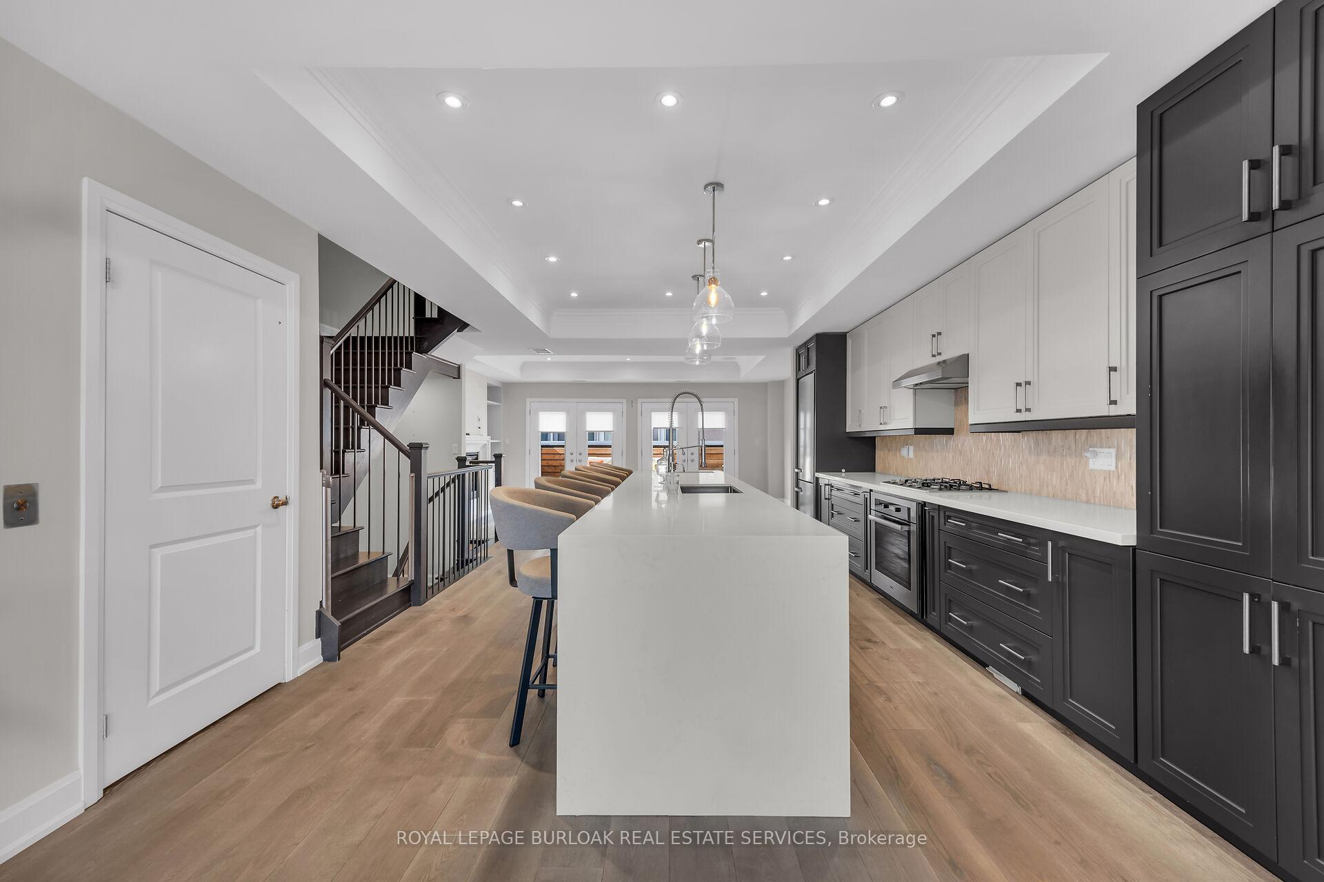 3 Bedrooms Condo at 509 Elizabeth,  Burlington For sale
