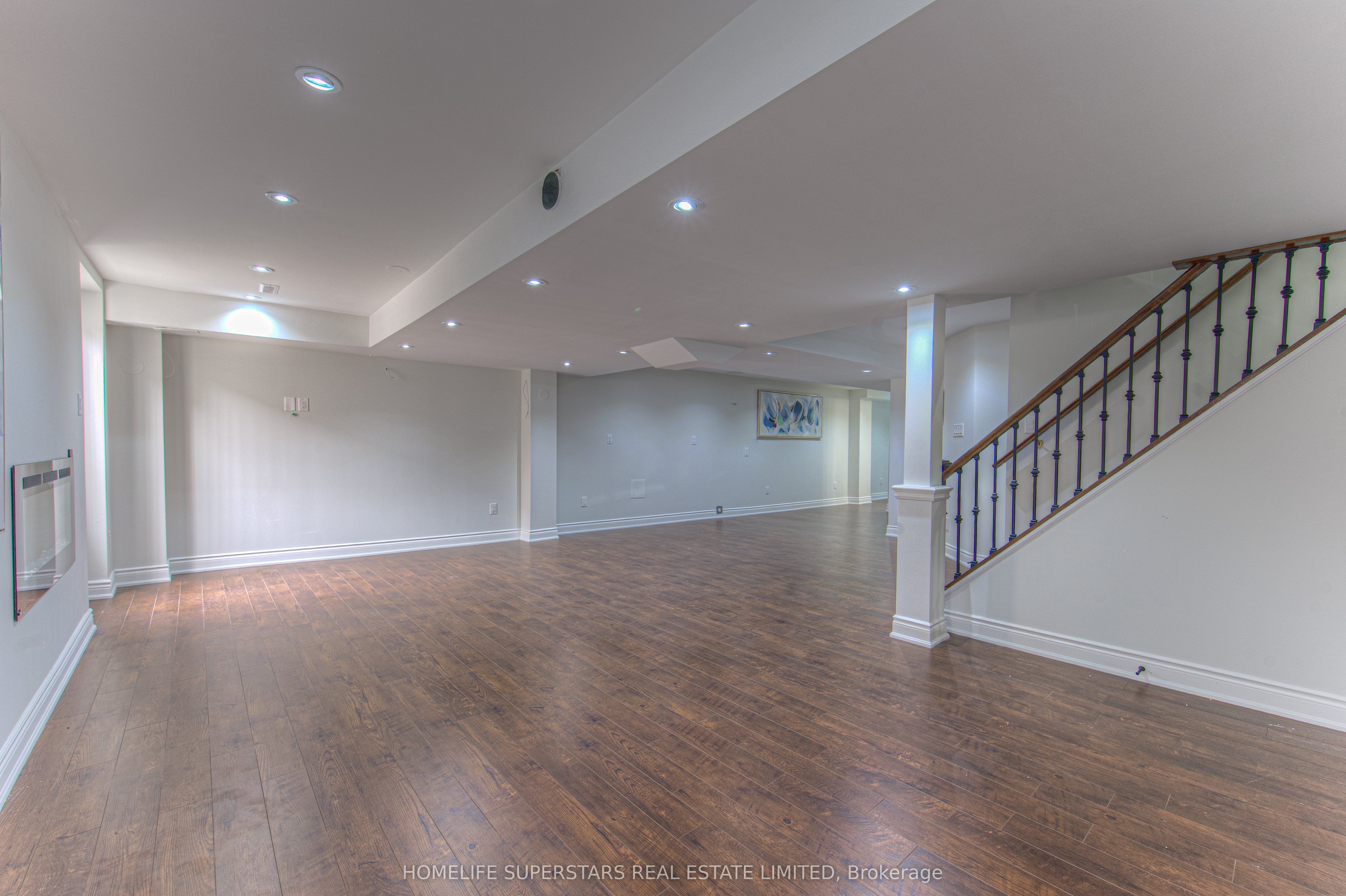 5676 Fantasia Manor