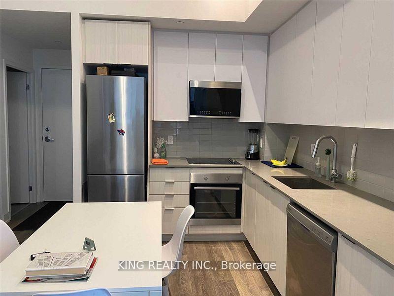 2 Bedrooms Condo at 297 Oak Walk, Oakville For sale
