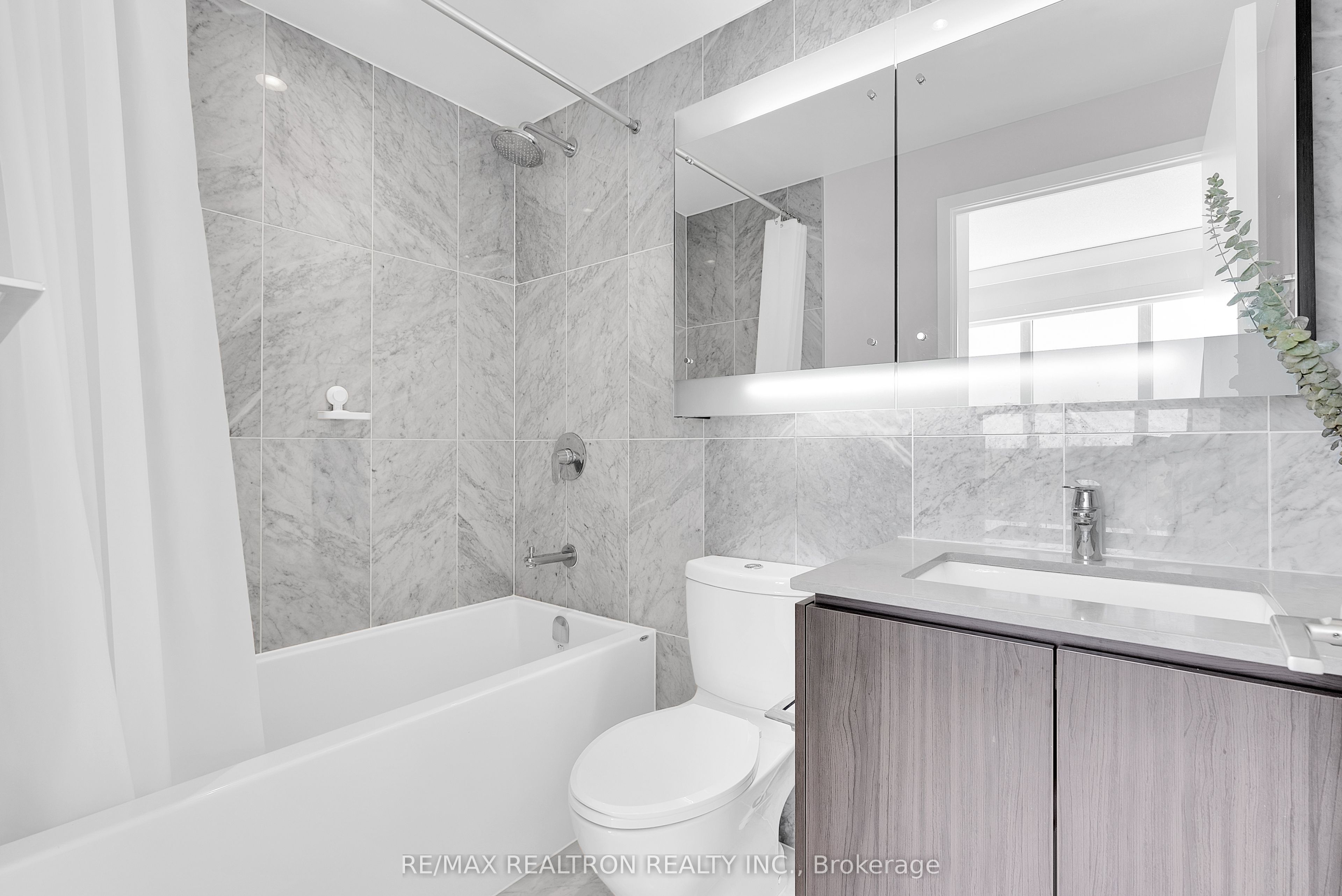 115 McMahon Drive, #1110