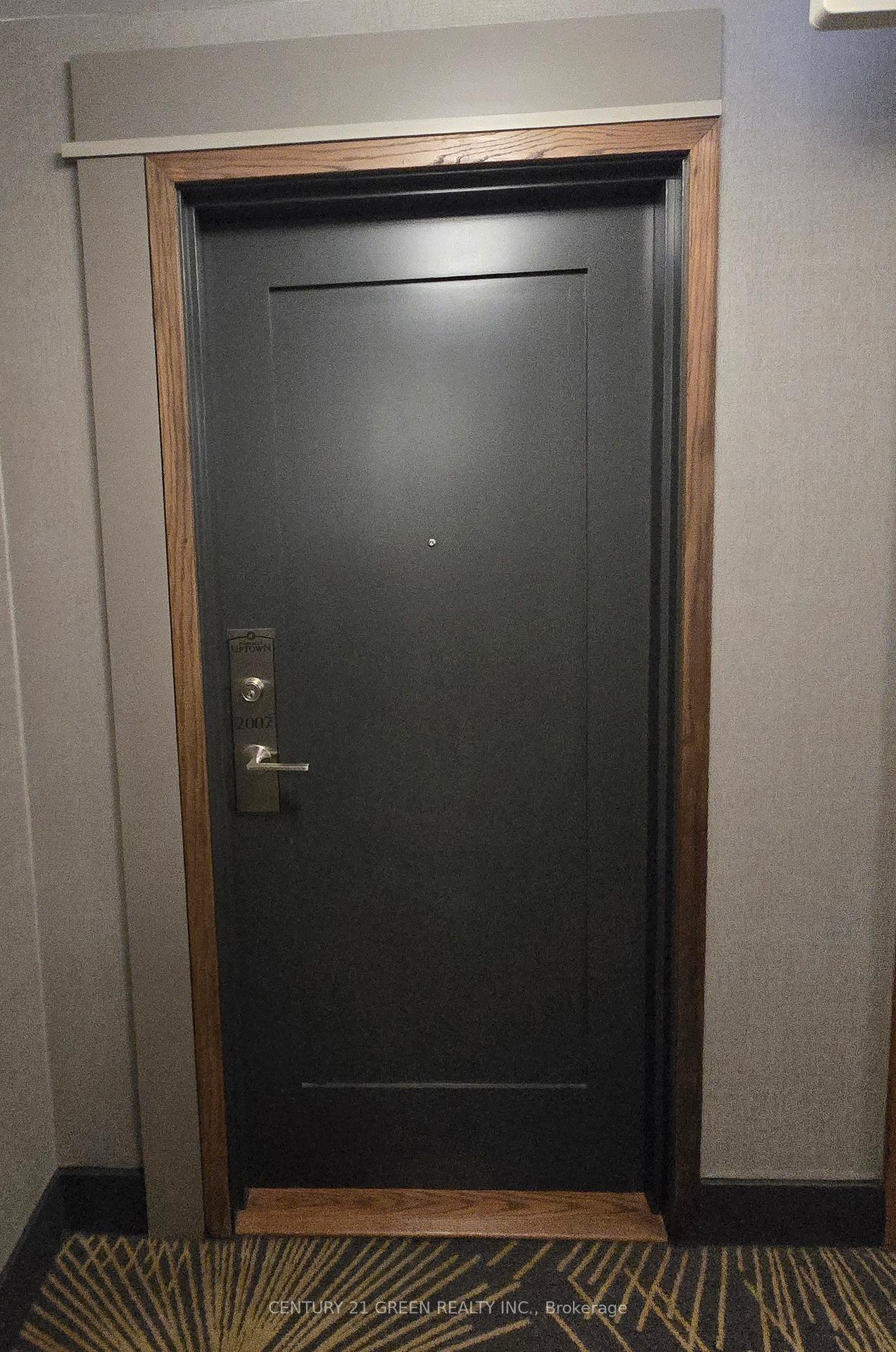 3 Bedrooms Condo at 5025 Four Springs, Mississauga For sale