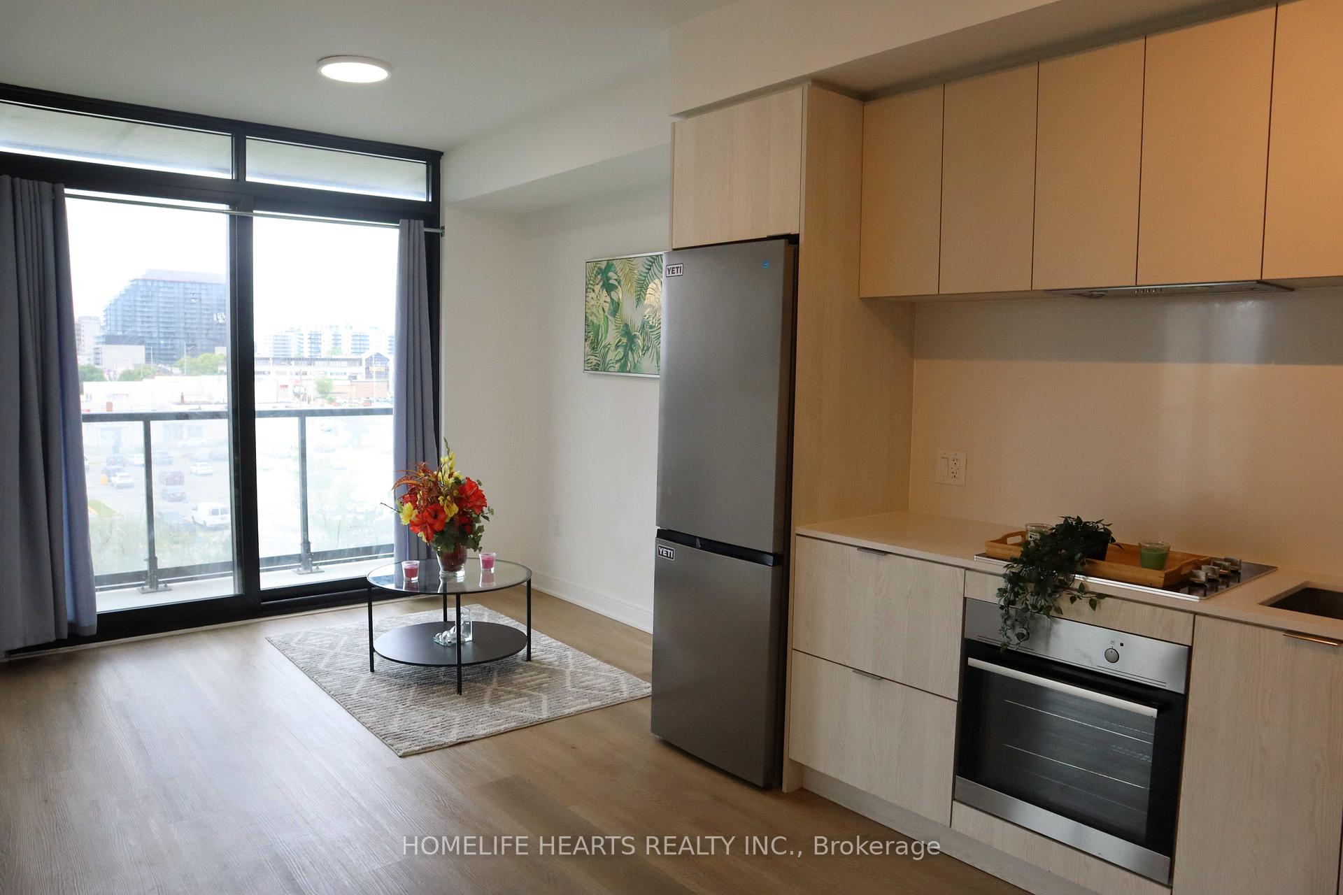 3 Bedrooms Condo at 86 Dundas, Mississauga For sale