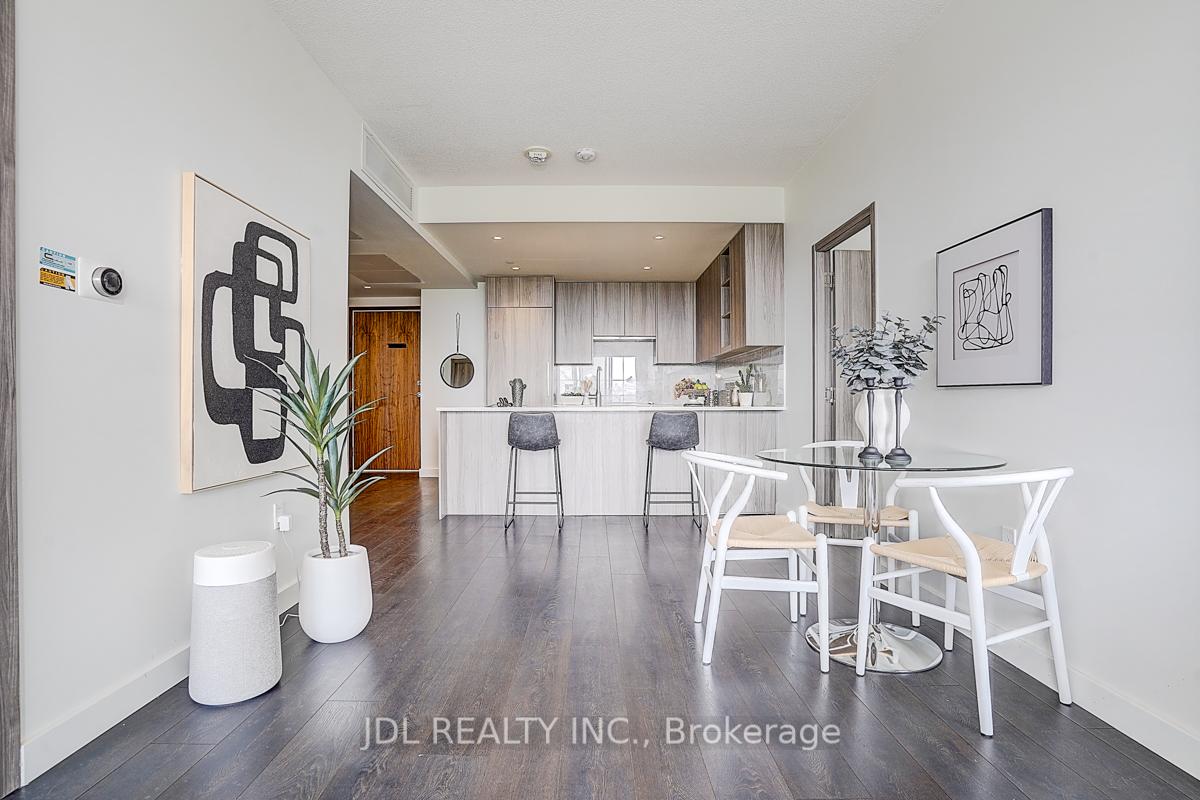 3 Bedrooms Condo at 95 Mcmahon, Toronto For sale