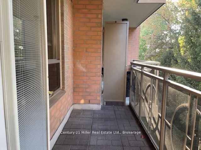 2 Bedrooms Condo at 100 Burloak,  Burlington For sale