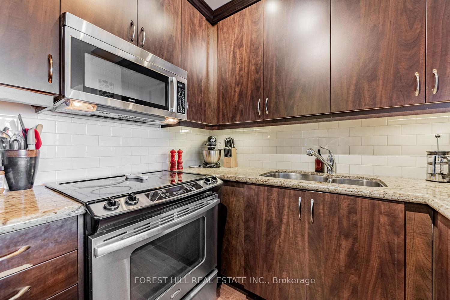 2 Bedrooms Condo at 21 Grand Magazine, Toronto For sale