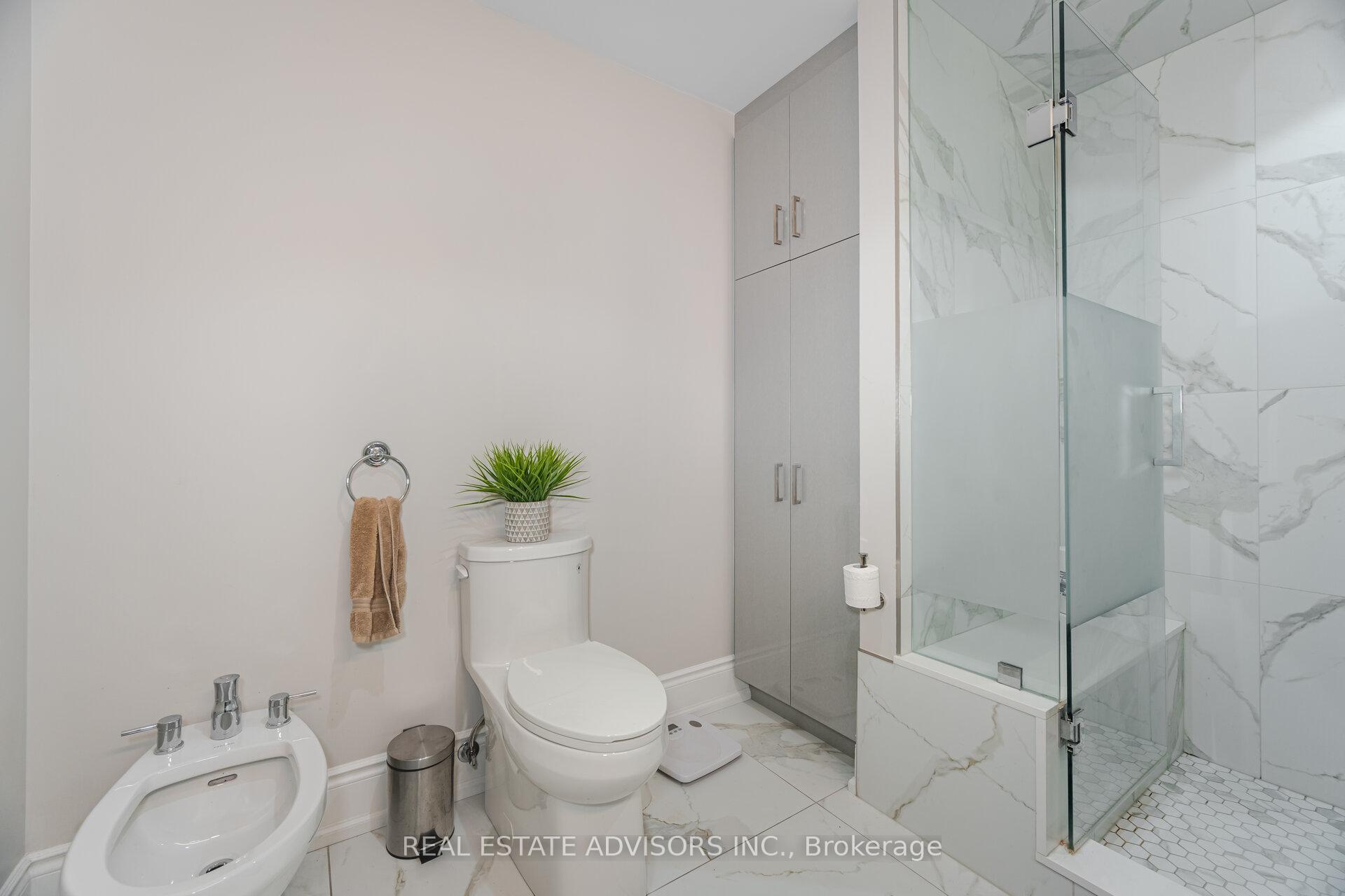 3 Bedrooms Condo at 53 Woodbridge, Vaughan For sale