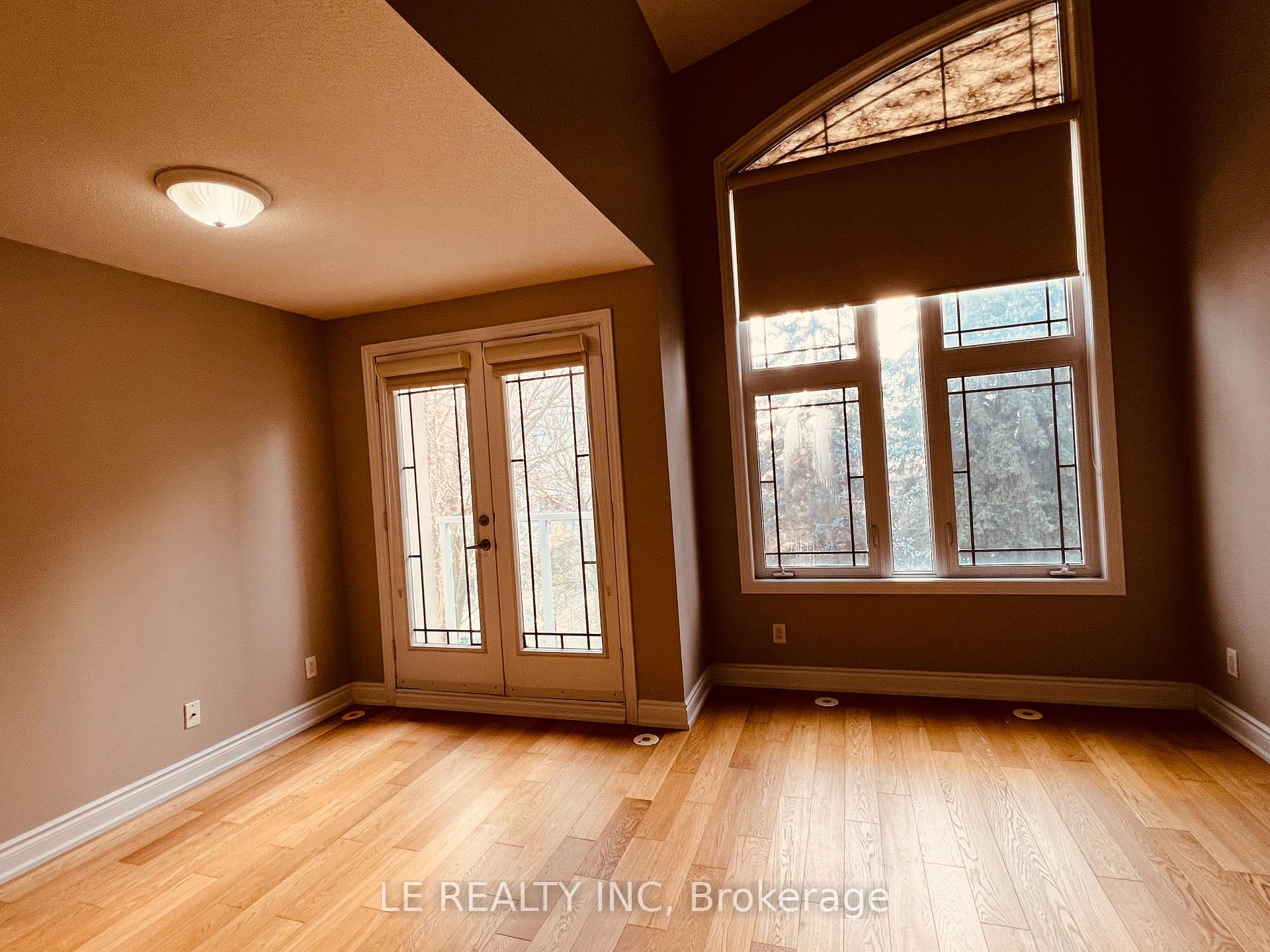 2 Bedrooms Condo at 70 Byng, Toronto For sale