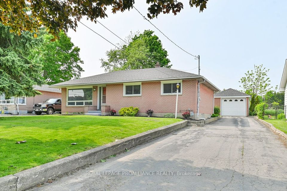 13234 Loyalist Parkway, Prince Edward County, ON K0K 2T0