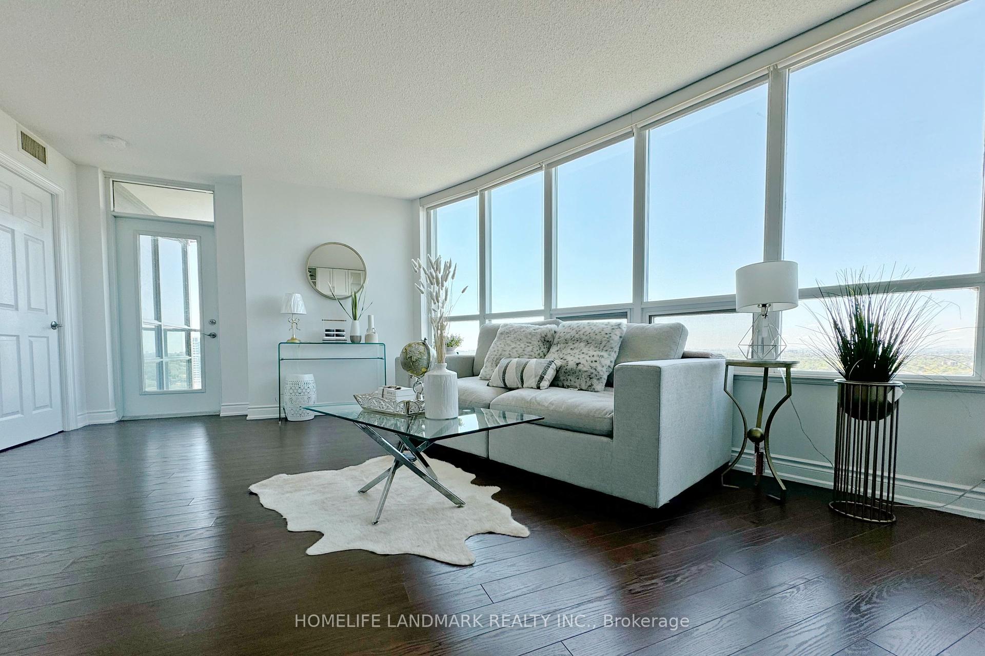 3 Bedrooms Condo at 15 Greenview, Toronto For sale