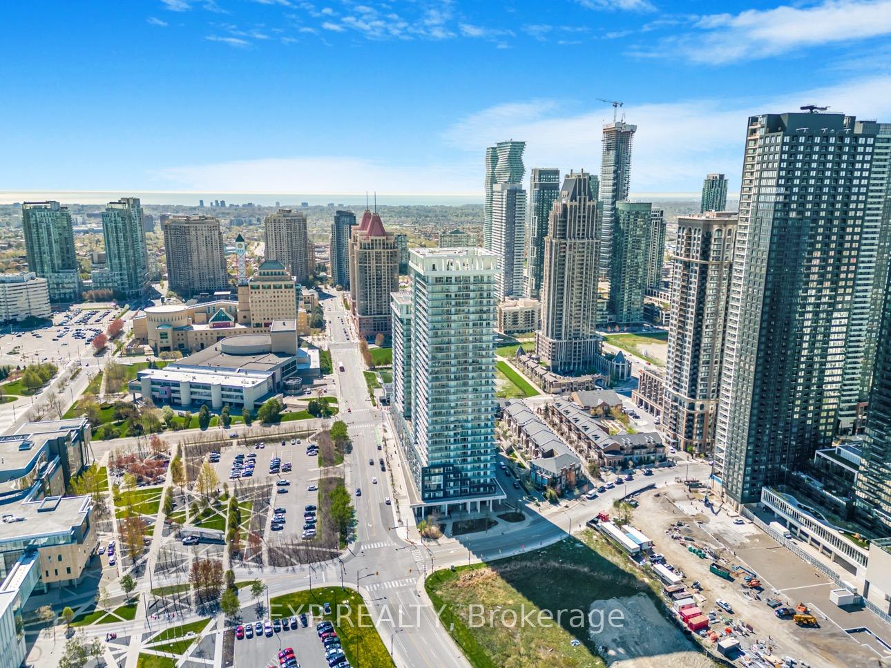 2 Bedrooms Condo at 360 Square One, Mississauga For sale