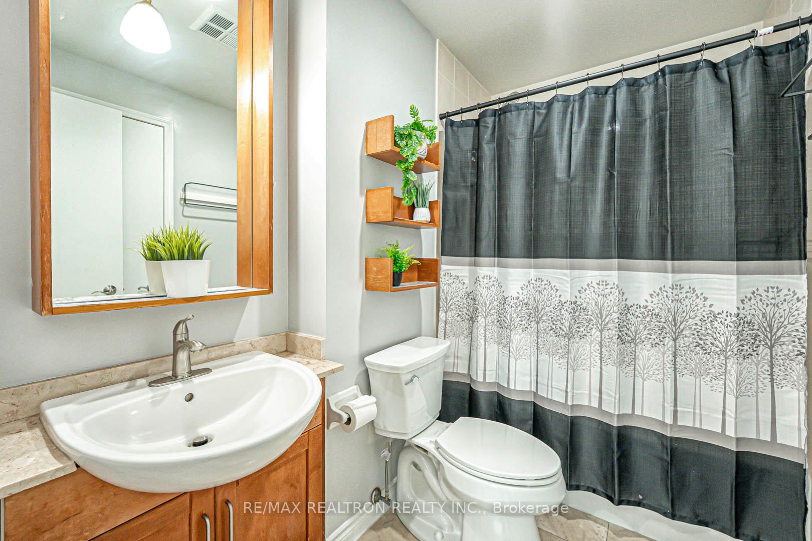 2 Bedrooms Condo at 60 Byng, Toronto For sale