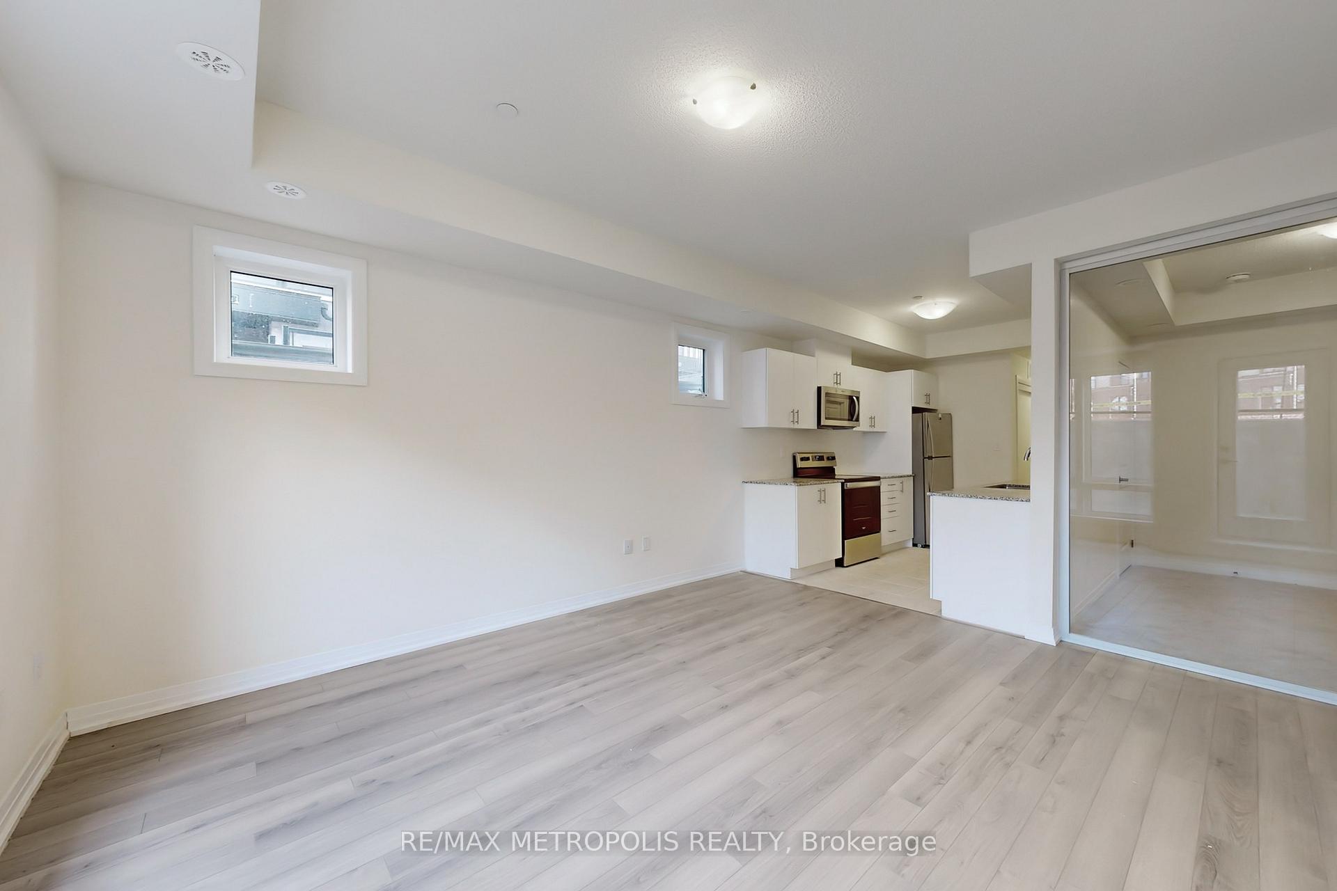 3 Bedrooms Condo at 35 Priya, Toronto For sale