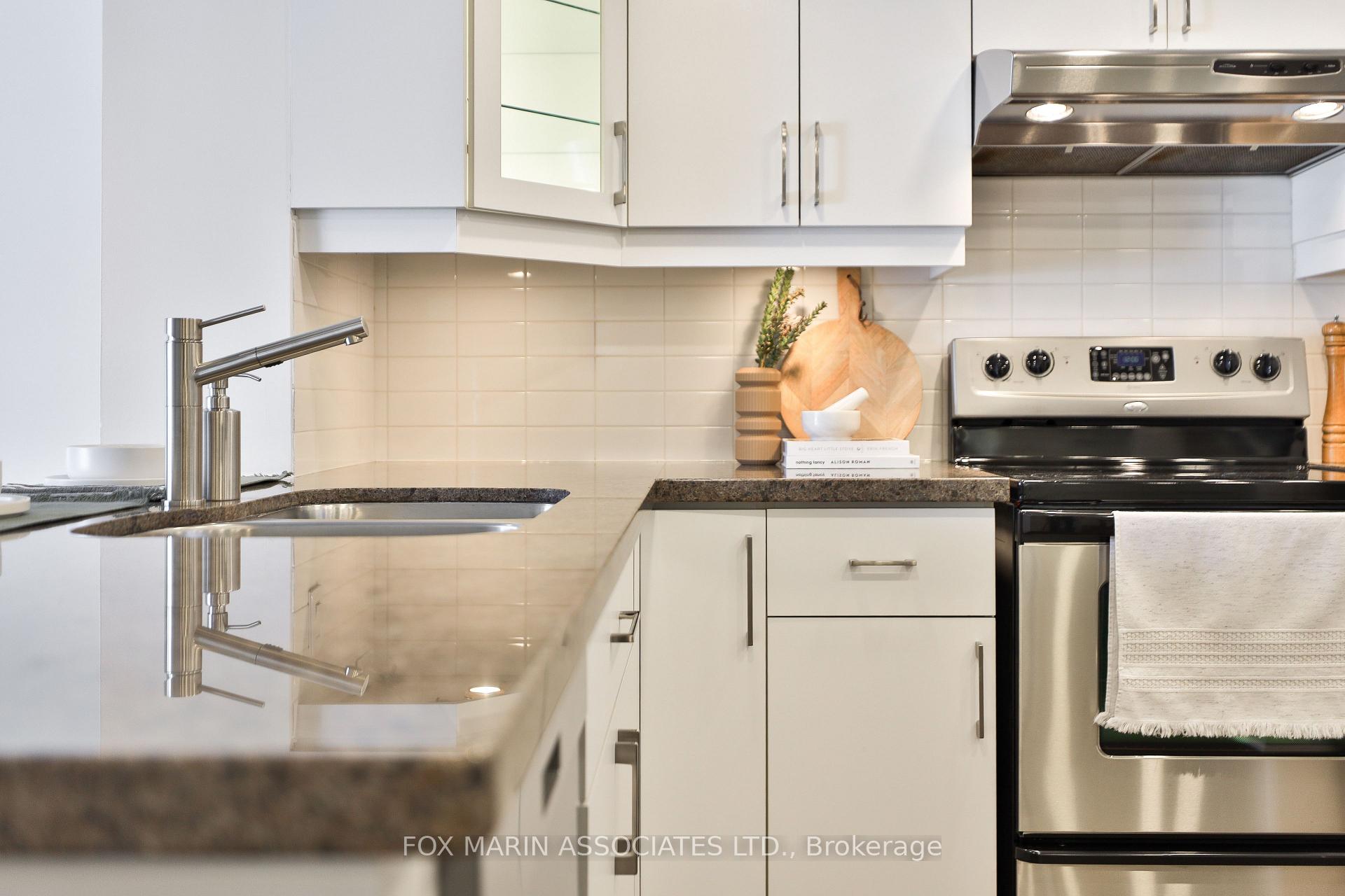 2 Bedrooms Condo at 701 King, Toronto For sale