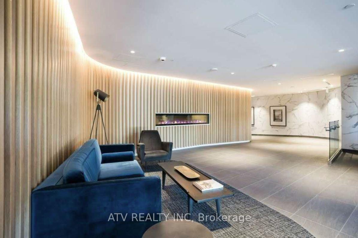 2 Bedrooms Condo at 160 Flemington, Toronto For sale
