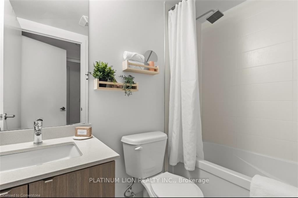2 Bedrooms Condo at 5260 Dundas,  Burlington For sale