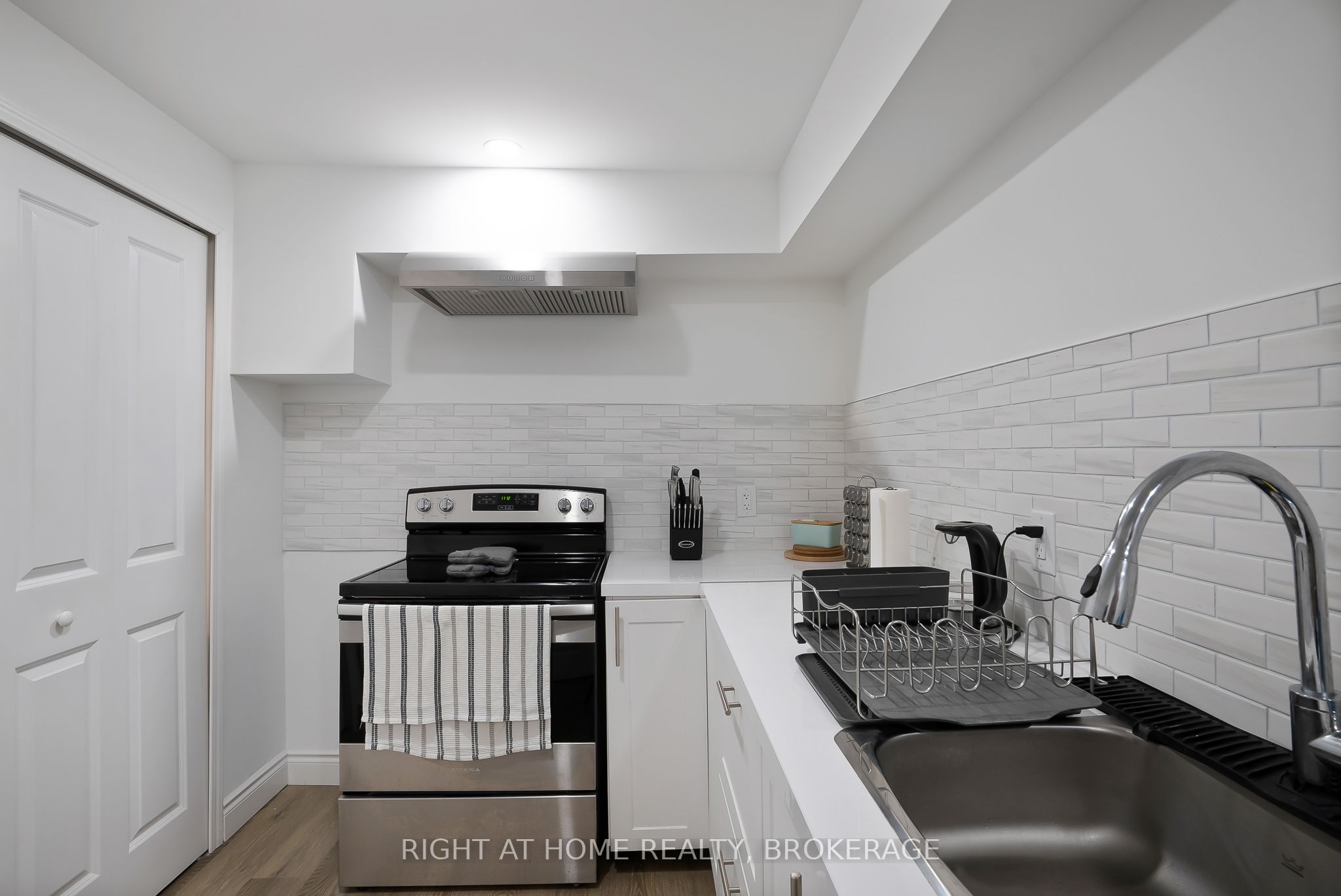 19 Robarts Drive