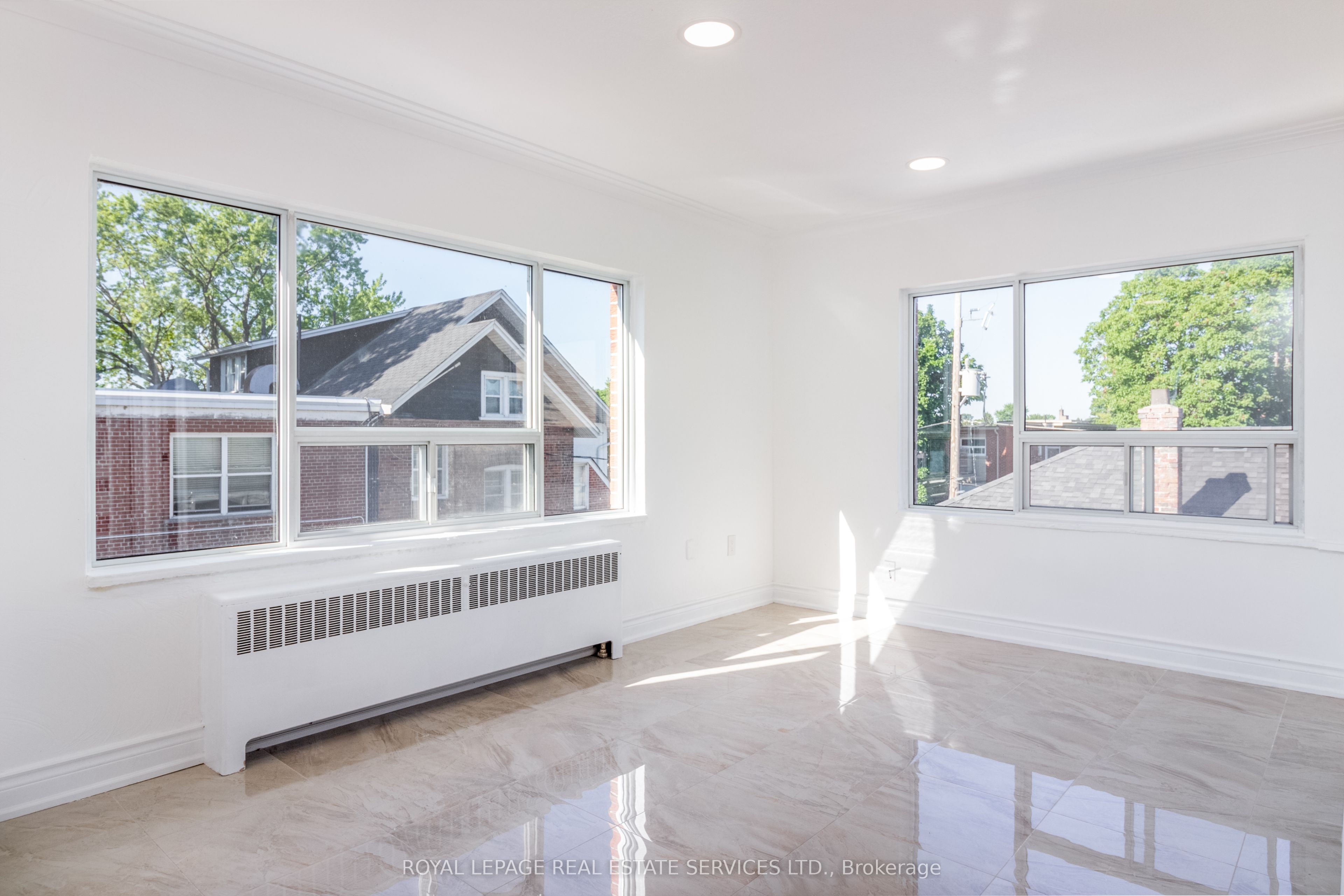 2709 Lake Shore Boulevard W