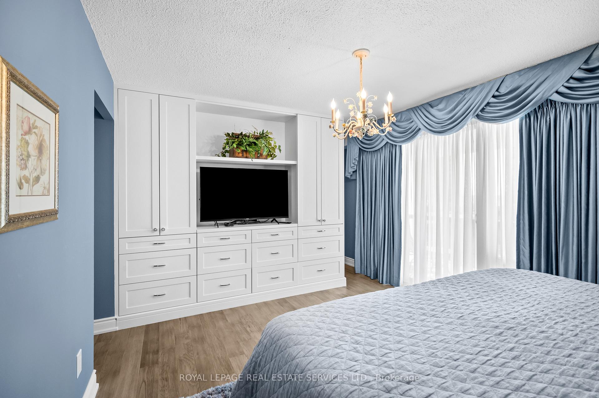 2 Bedrooms Condo at 2185 Marine,  Oakville For sale