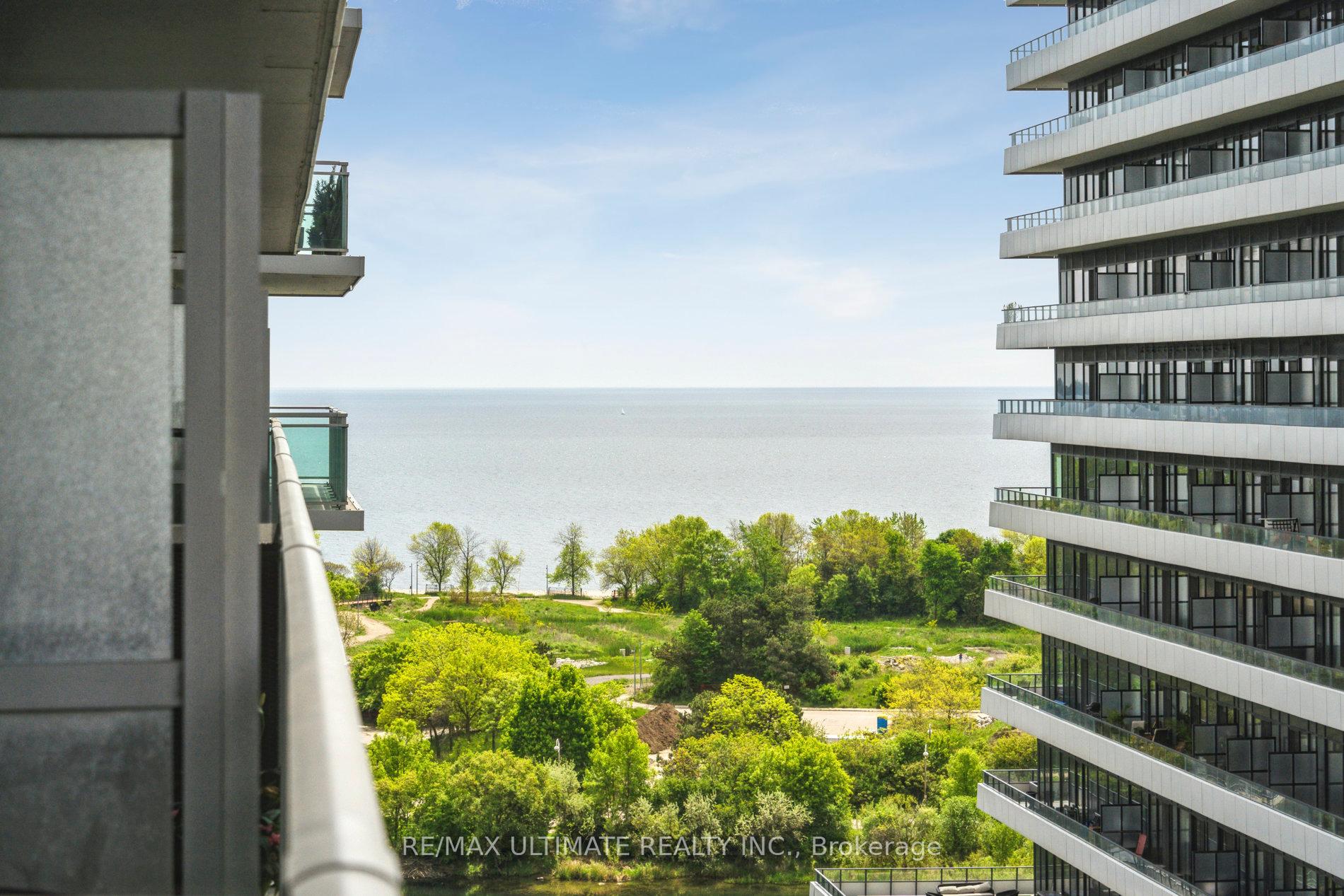 2 Bedrooms Condo at 33 Shore Breeze, Toronto For sale