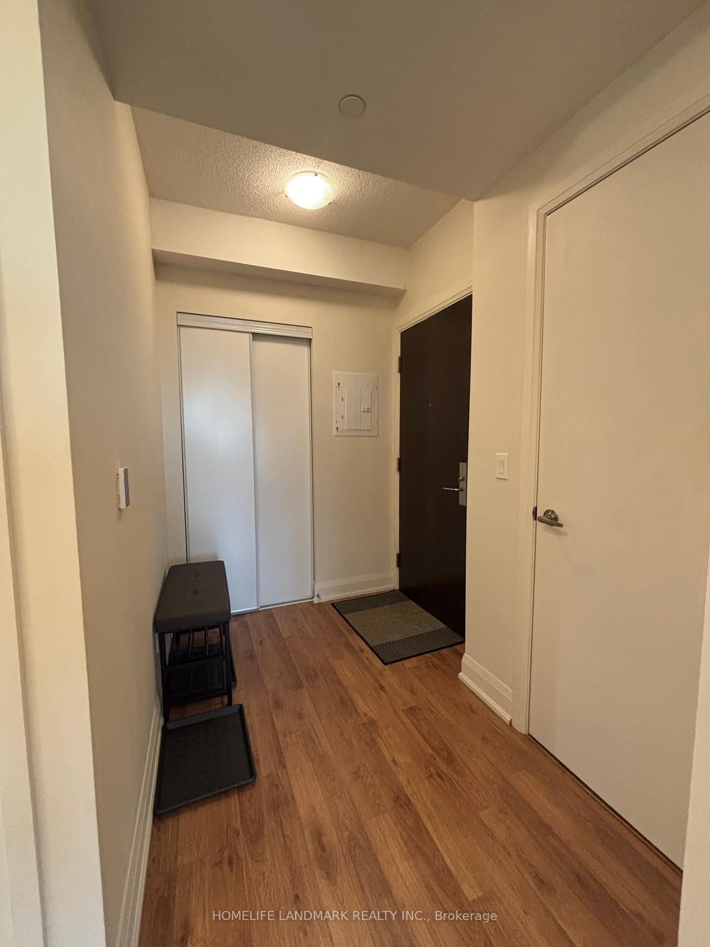 2 Bedrooms Condo at 68 Canterbury,  Toronto For sale