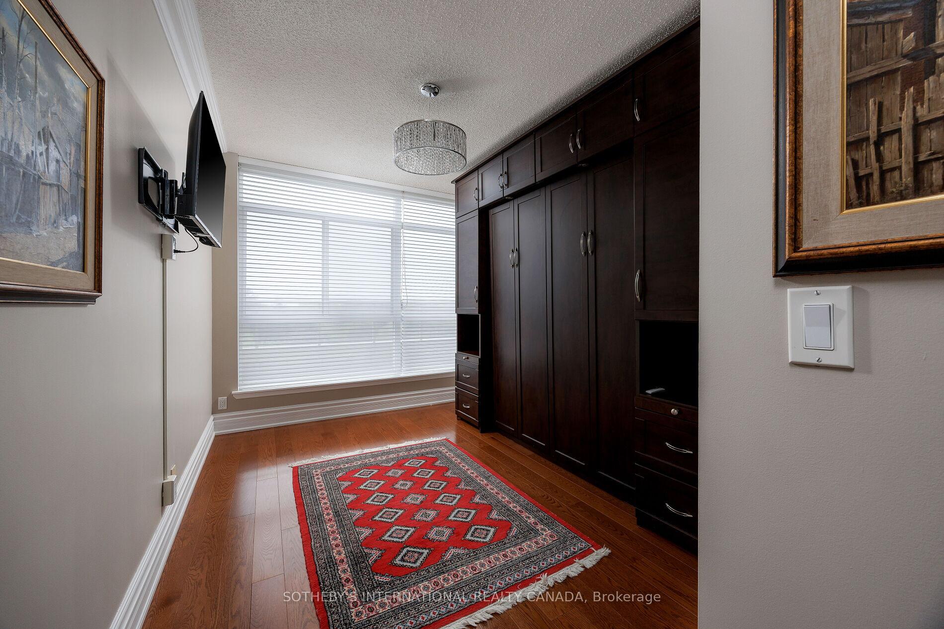 2 Bedrooms Condo at 935 Royal York, Toronto For sale