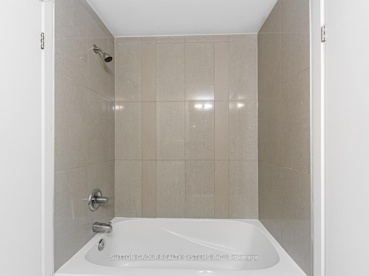 2 Bedrooms Condo at 98 Lillian, Toronto For sale