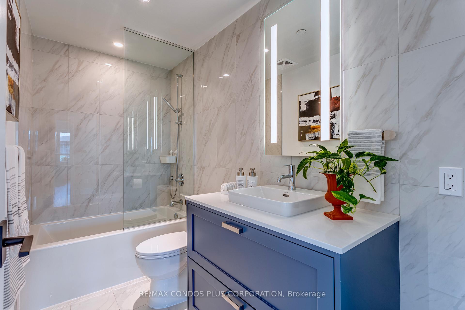 2 Bedrooms Condo at 480 Front, Toronto For sale