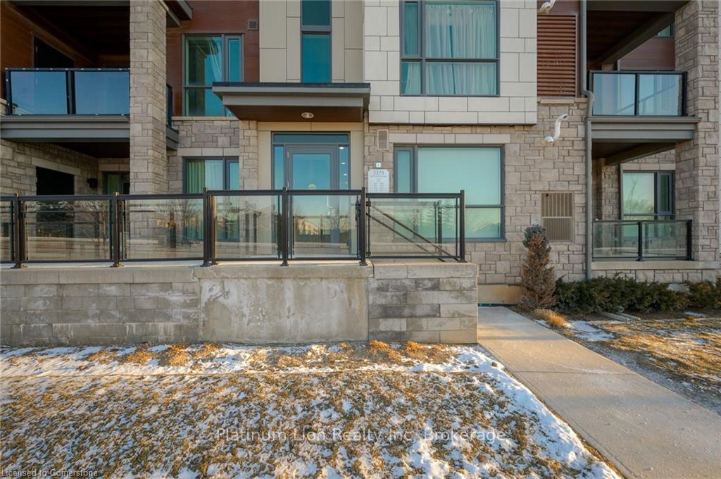 2 Bedrooms Condo at 2375 Bronte, Oakville For sale