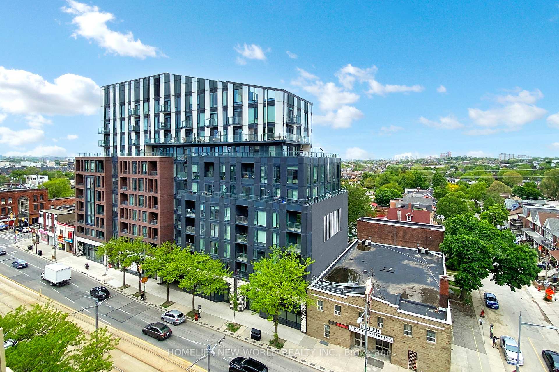 2 Bedrooms Condo at 1787 St Clair, Toronto For sale