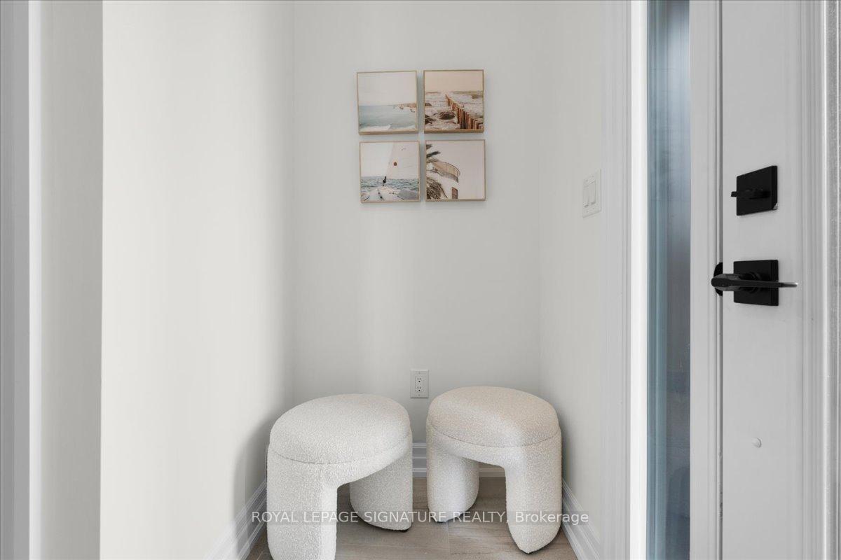 3 Bedrooms Condo at 2154 Walkers,  Burlington For sale