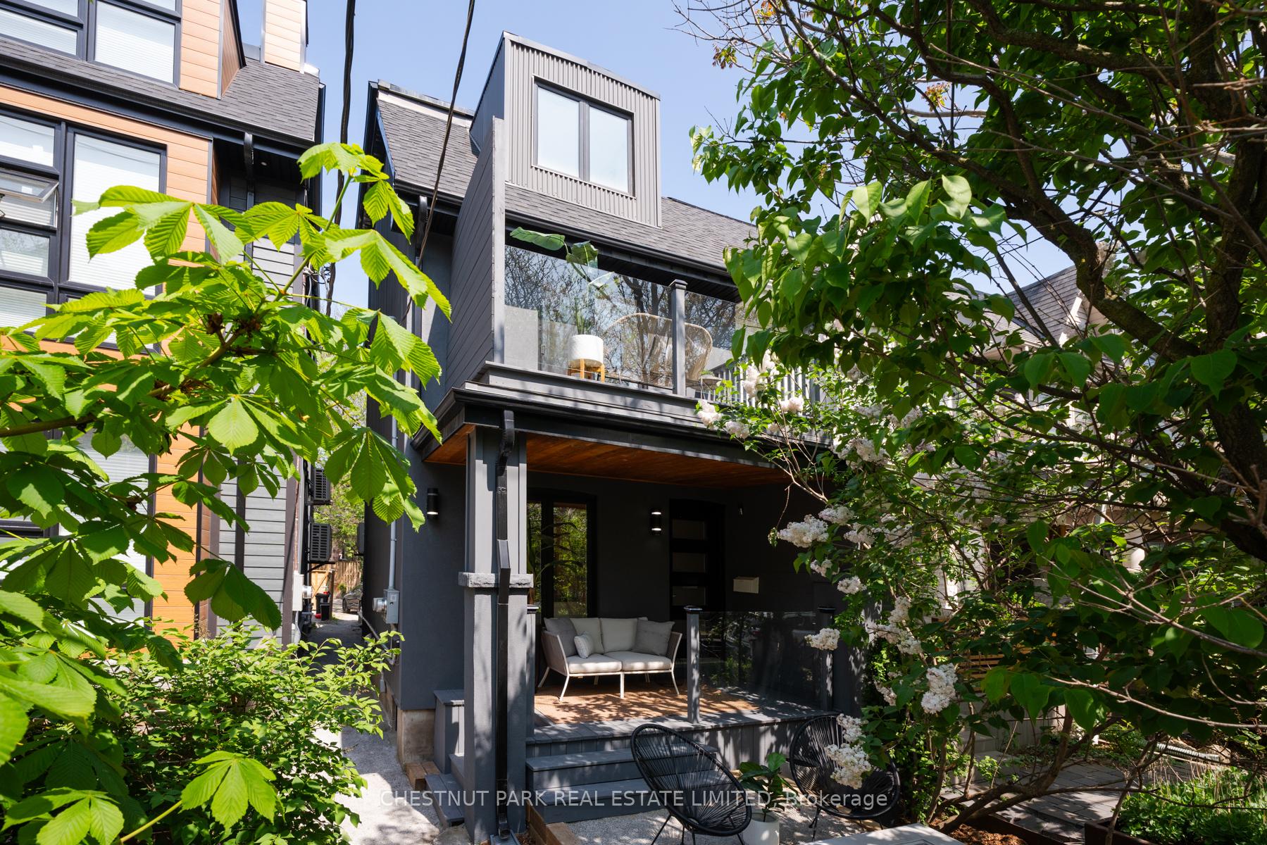111 Boston Avenue, Toronto, ON M4M 2T8