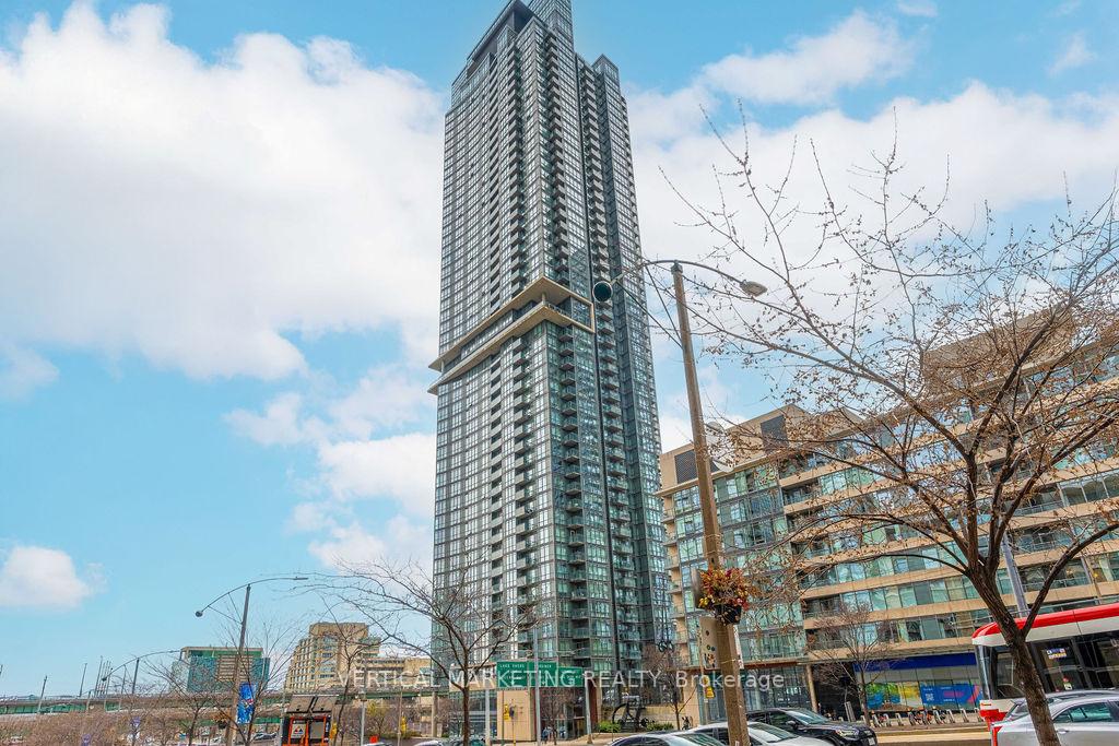 2 Bedrooms Condo at 11 Brunel,  Toronto For sale