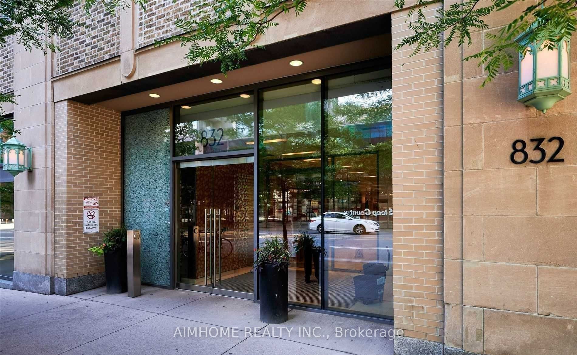 832 Bay Street, #2405