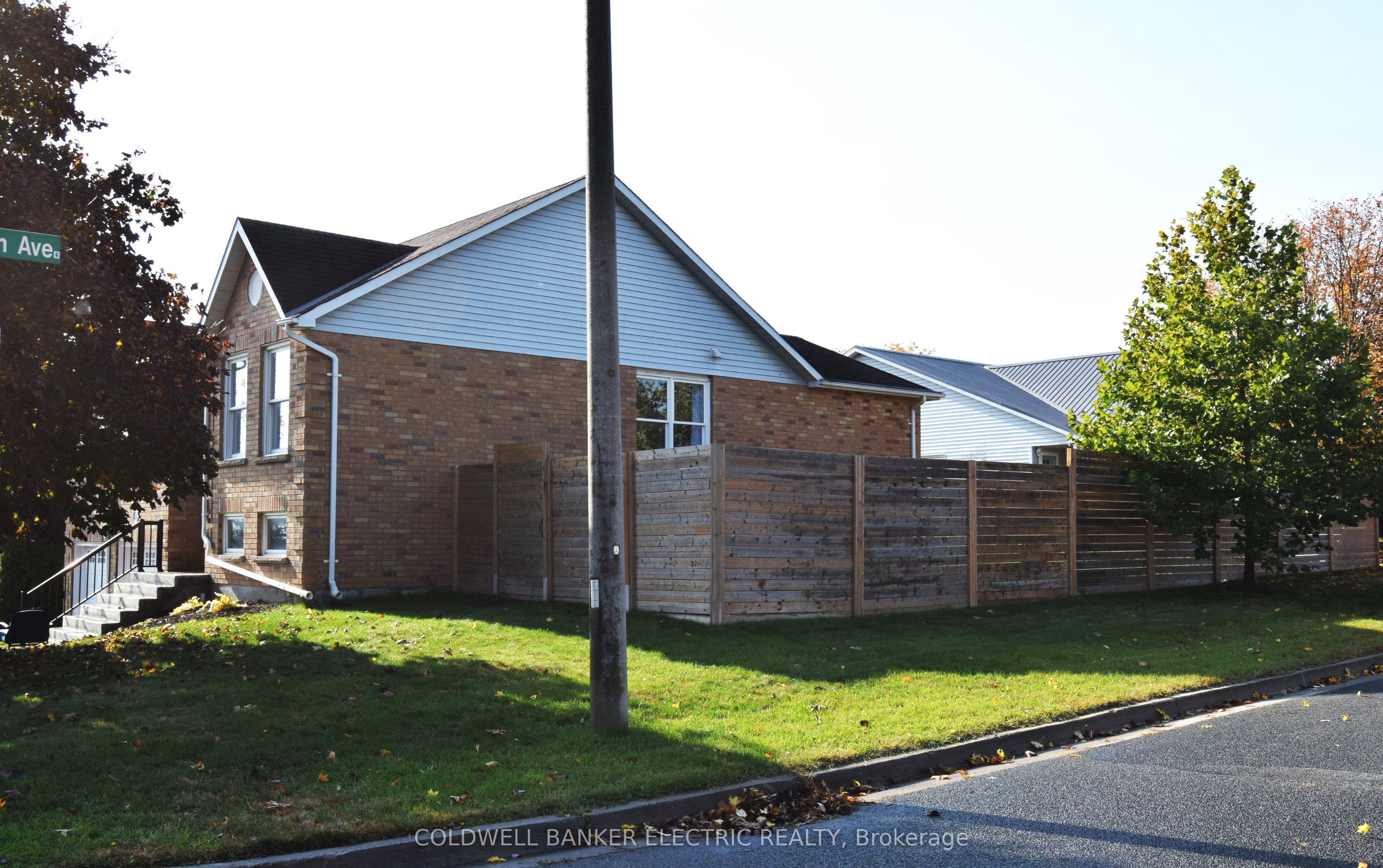 605 Fortye Drive, Peterborough West, ON K9K 2H3
