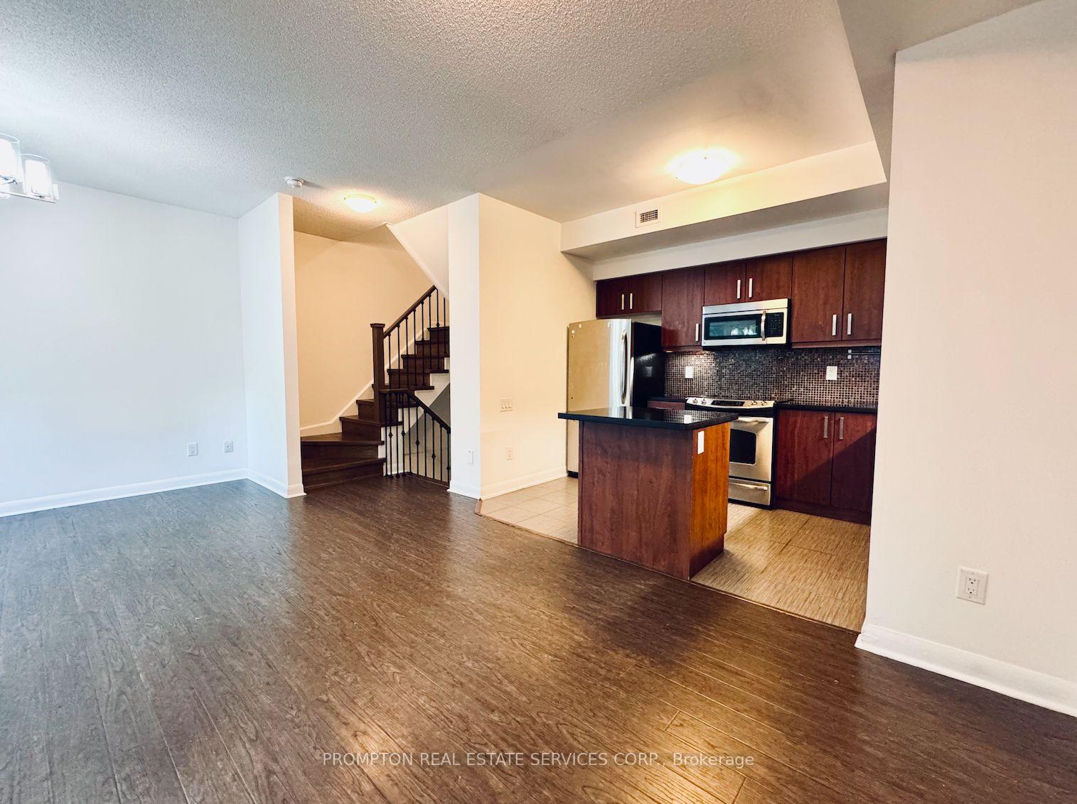 3 Bedrooms Condo at 19 Anndale, Toronto For sale