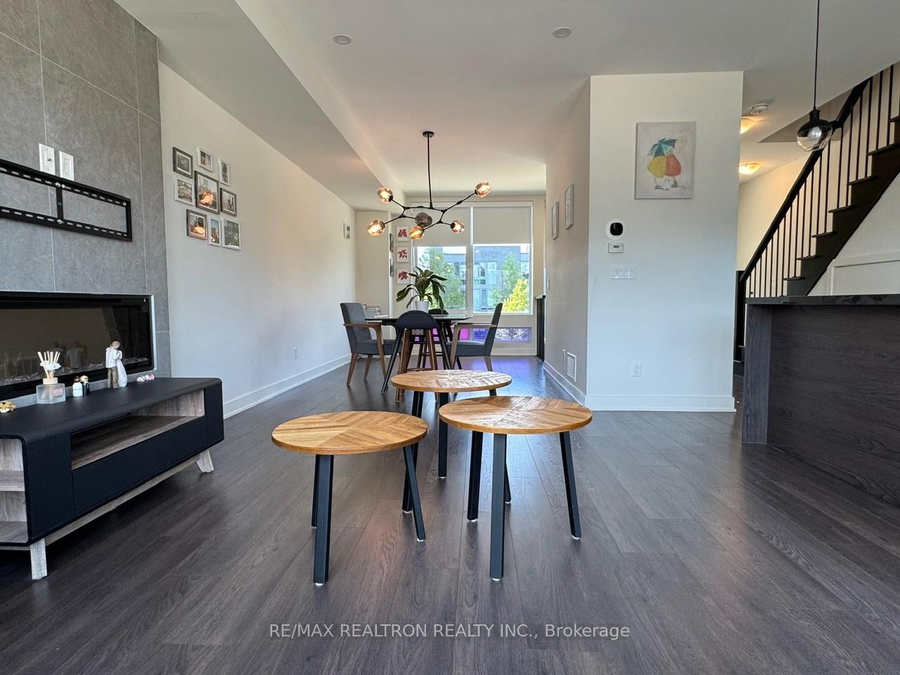 3 Bedrooms Condo at 25 Sonic, Toronto For sale